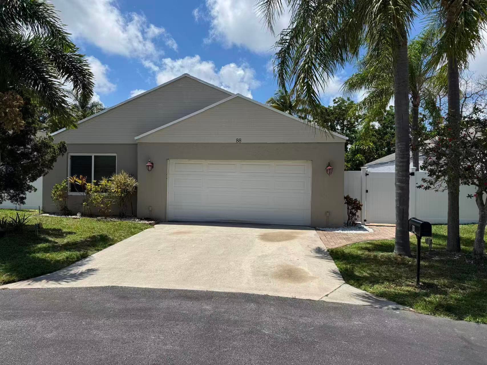 88 Buxton Lane, Boynton Beach, FL 33426 — photo 1 of 50