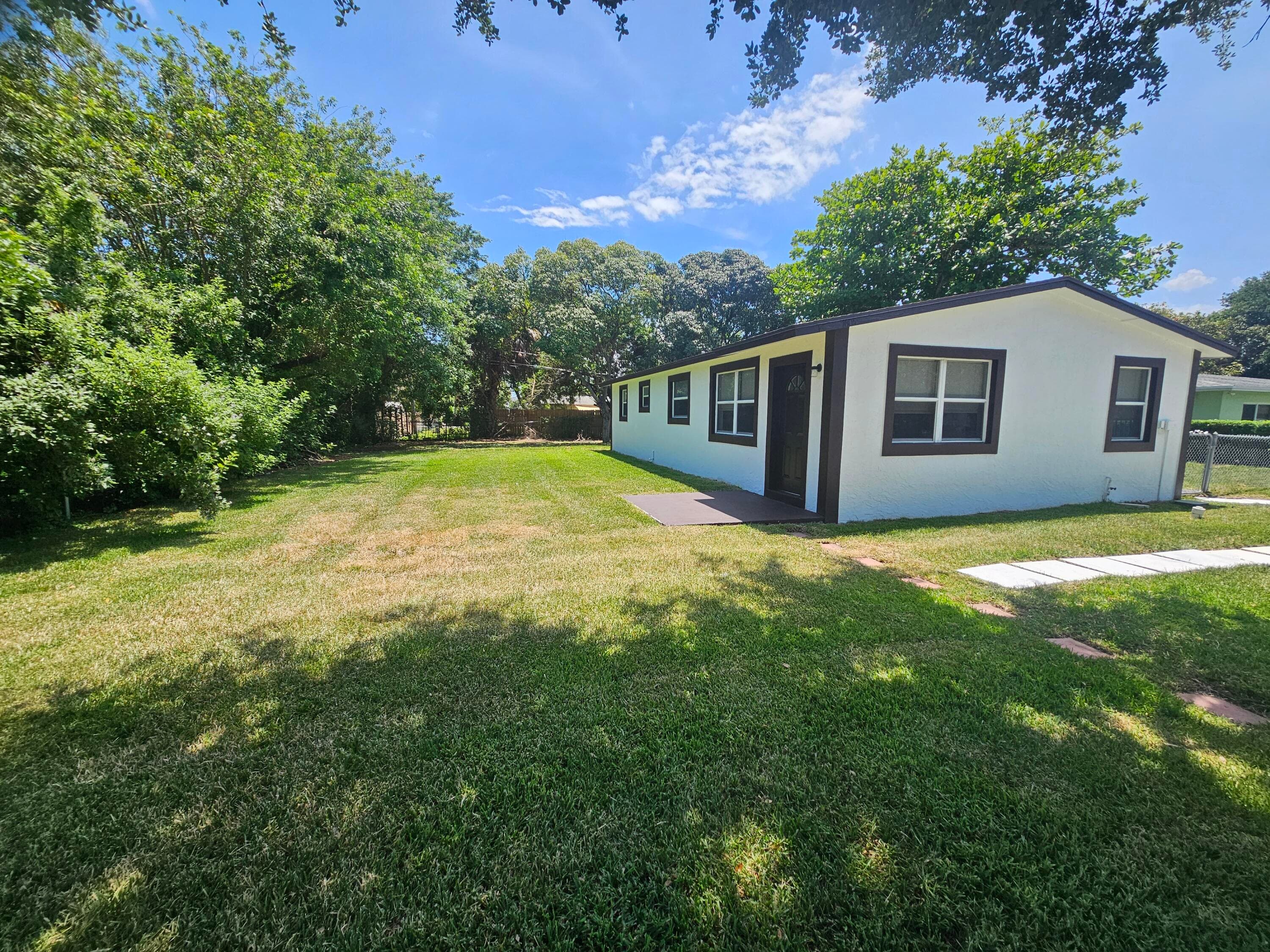 1605 W 10th Street, Riviera Beach, FL 33404 — photo 13 of 53