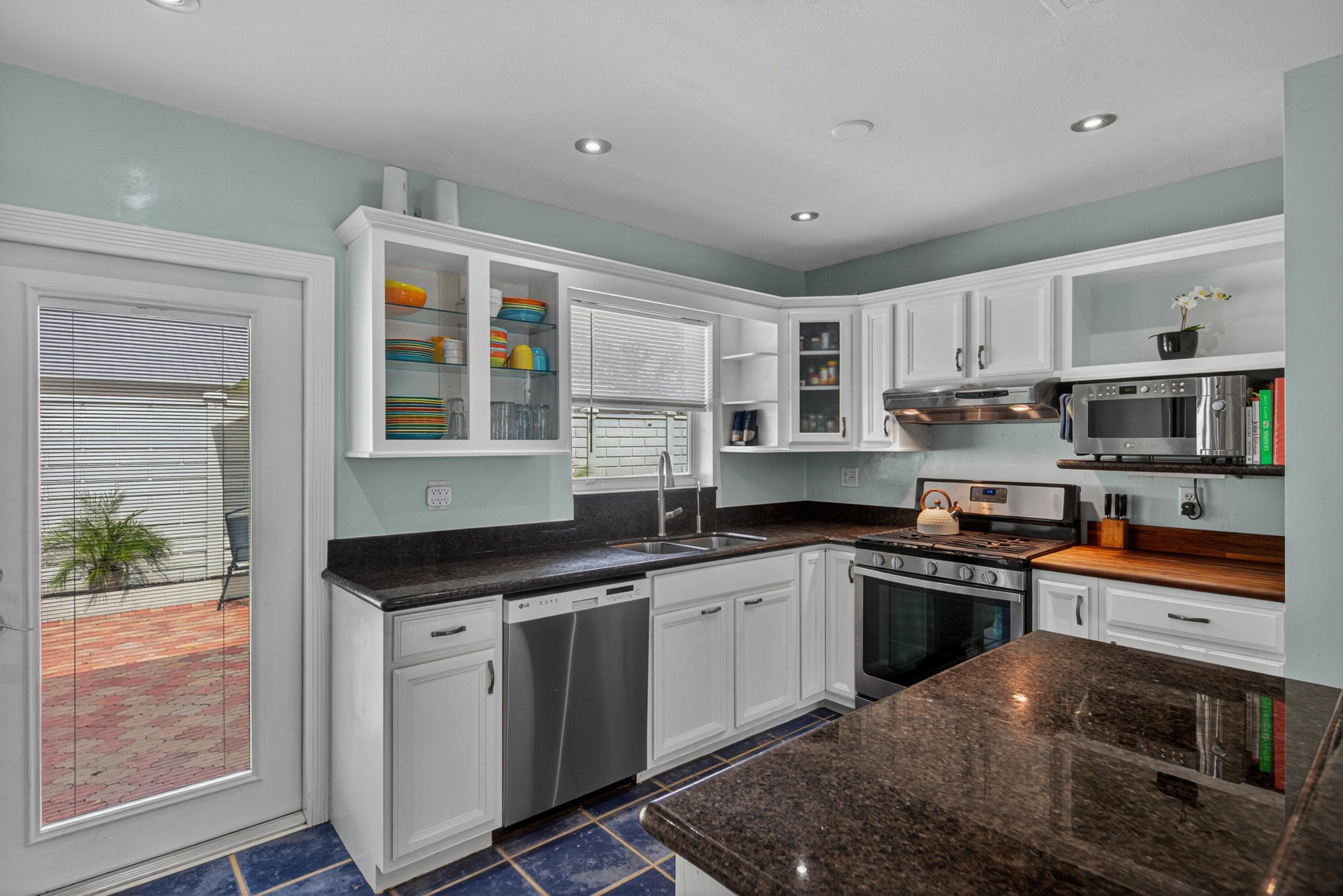 2216 NW 2nd Avenue, Wilton Manors, FL 33311 — photo 34 of 55