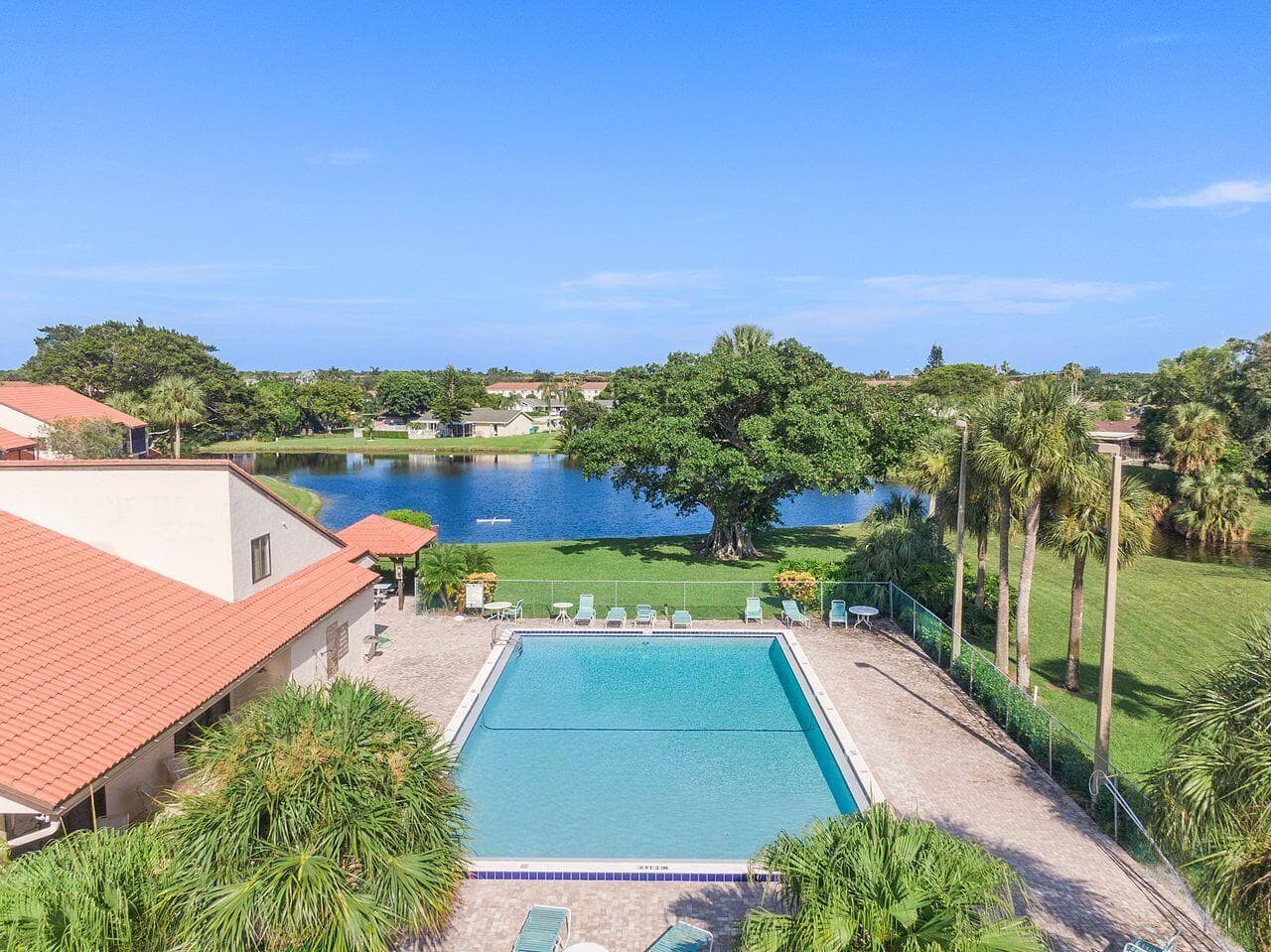 21 Vía De Casas Norte, Boynton Beach, FL 33426 — photo 5 of 33