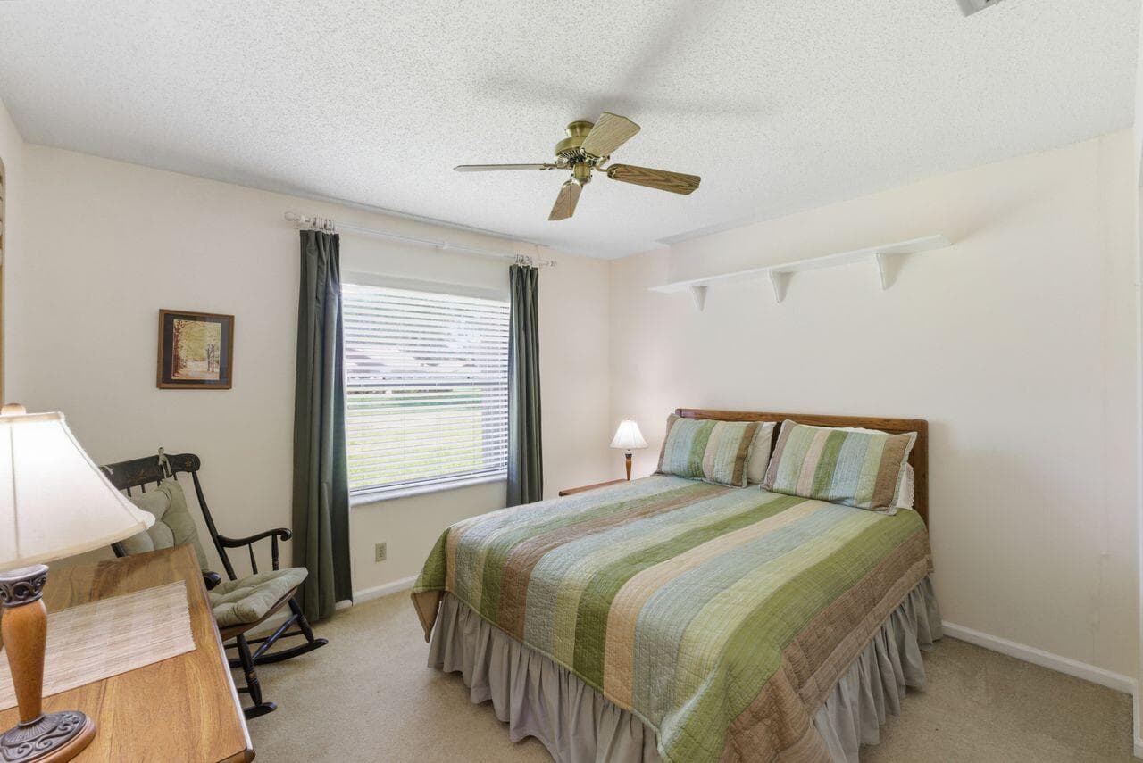 21 Vía De Casas Norte, Boynton Beach, FL 33426 — photo 13 of 33