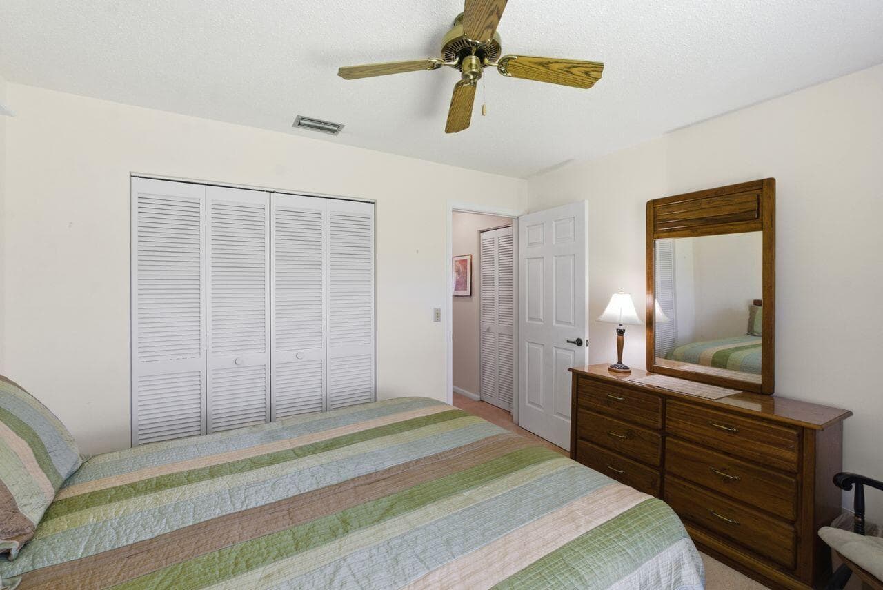 21 Vía De Casas Norte, Boynton Beach, FL 33426 — photo 14 of 33