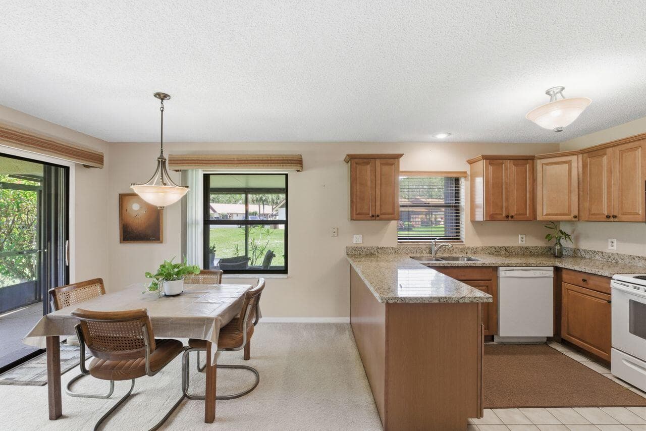 21 Vía De Casas Norte, Boynton Beach, FL 33426 — photo 19 of 33