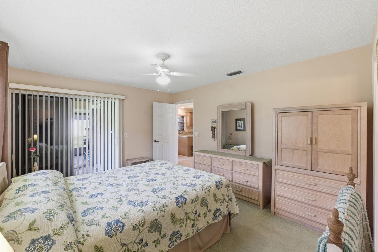 21 Vía De Casas Norte, Boynton Beach, FL 33426 — photo 8 of 33