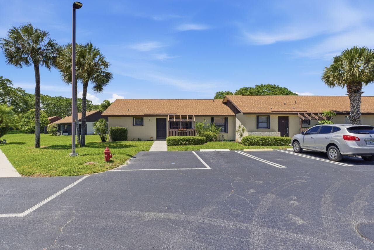 21 Vía De Casas Norte, Boynton Beach, FL 33426 — photo 33 of 33
