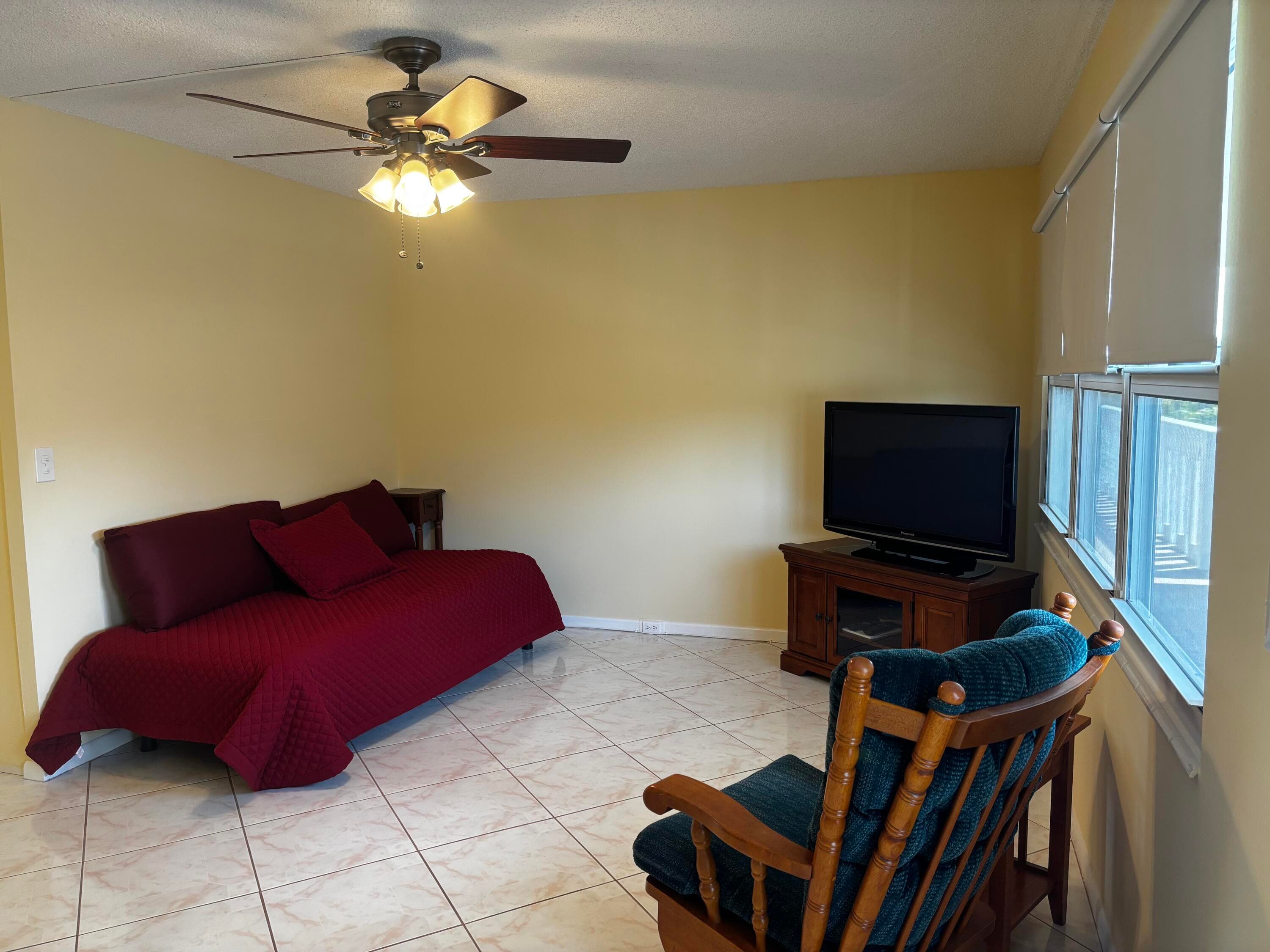 309 Grantham A, Deerfield Beach, FL 33442 — photo 4 of 28