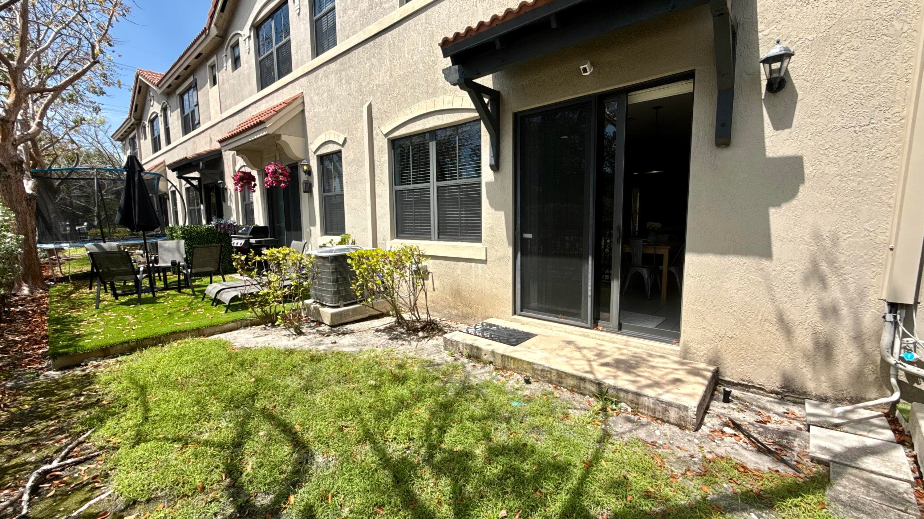 3332 NW 10th Avenue, Pompano Beach, FL 33064 — photo 4 of 35