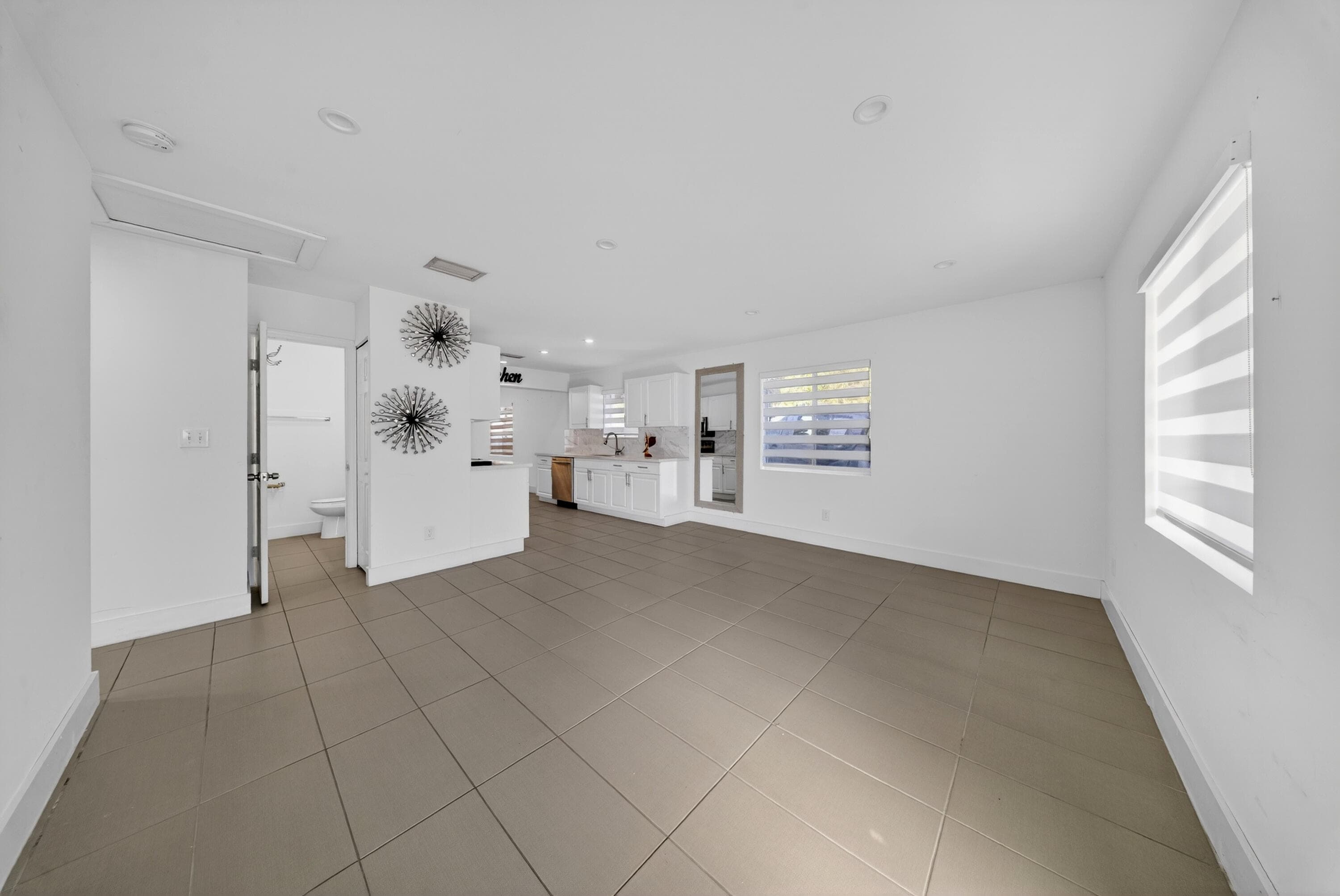 623 S Pine Street, Lake Worth Beach, FL 33460 — photo 11 of 45
