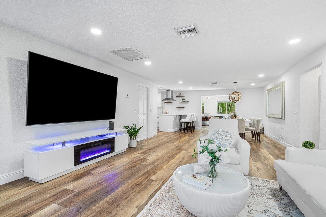 671 Lindell Boulevard, Delray Beach, FL 33444 — photo 8 of 54