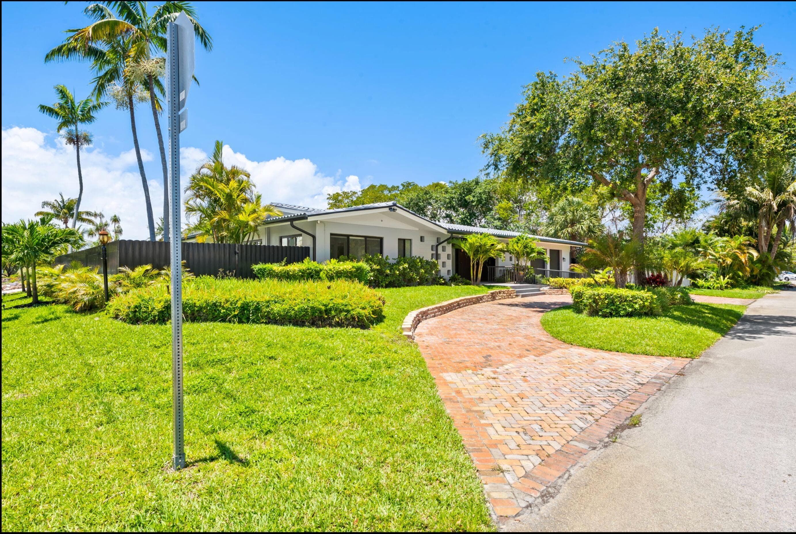 2811 NE 53rd Court, Lighthouse Point, FL 33064 — photo 3 of 33