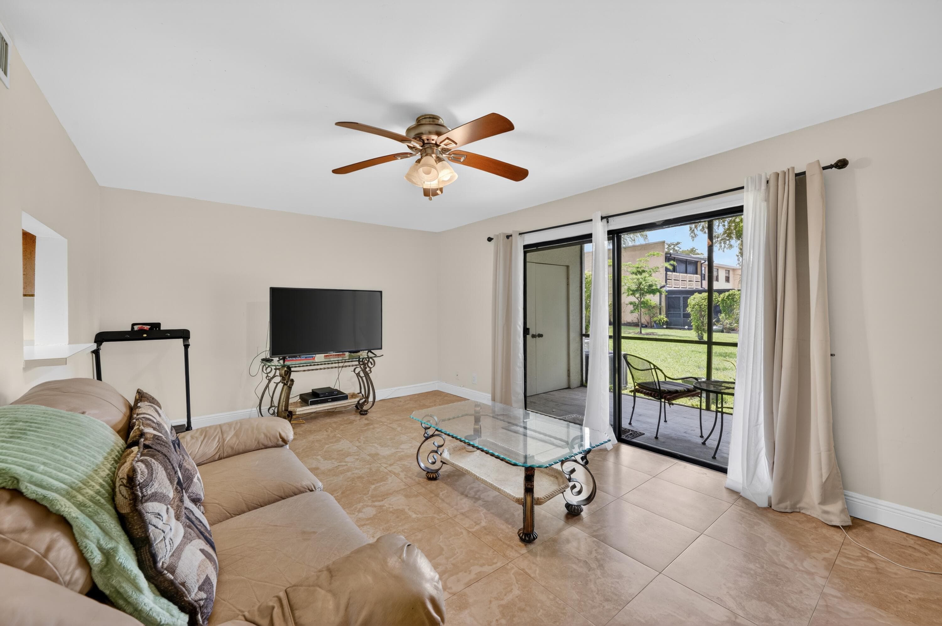 9409 NW 42nd Street, Sunrise, FL 33351 — photo 6 of 18
