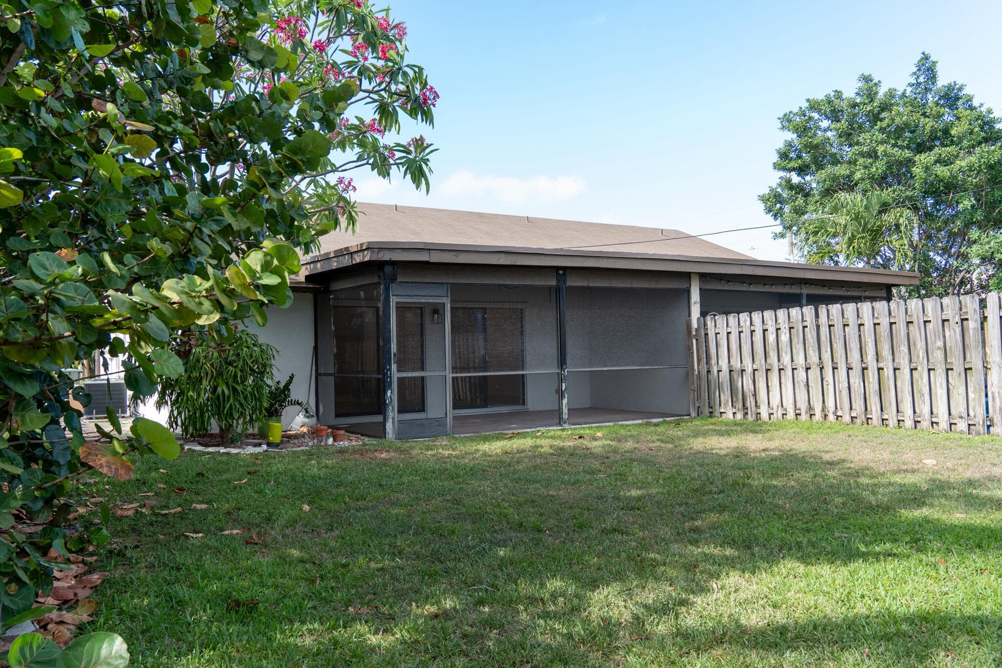 230 SW 1st Street, Boca Raton, FL 33432 — photo 3 of 17