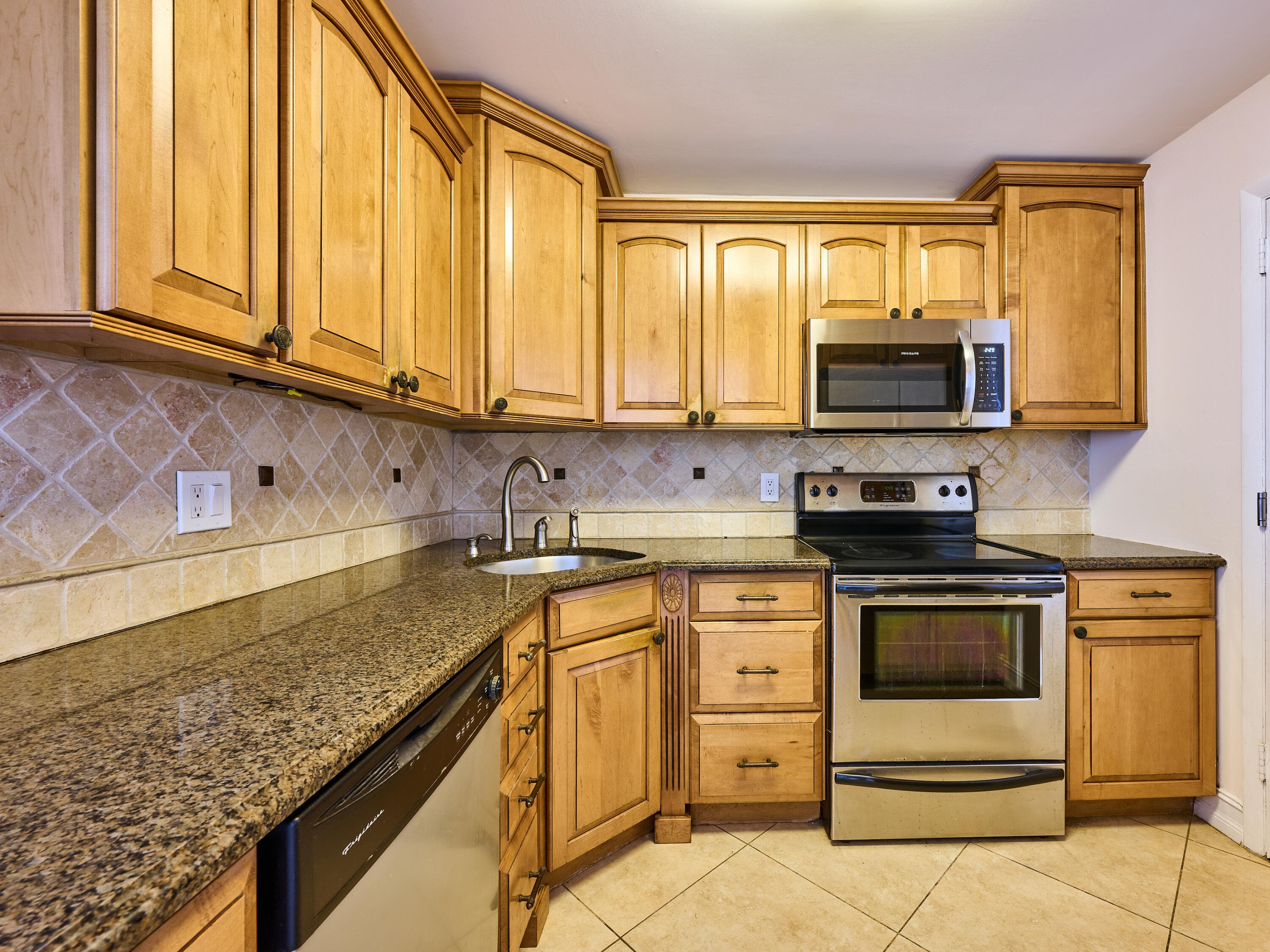305 N Pompano Beach Boulevard 1204, Pompano Beach, FL 33062 — photo 6 of 44