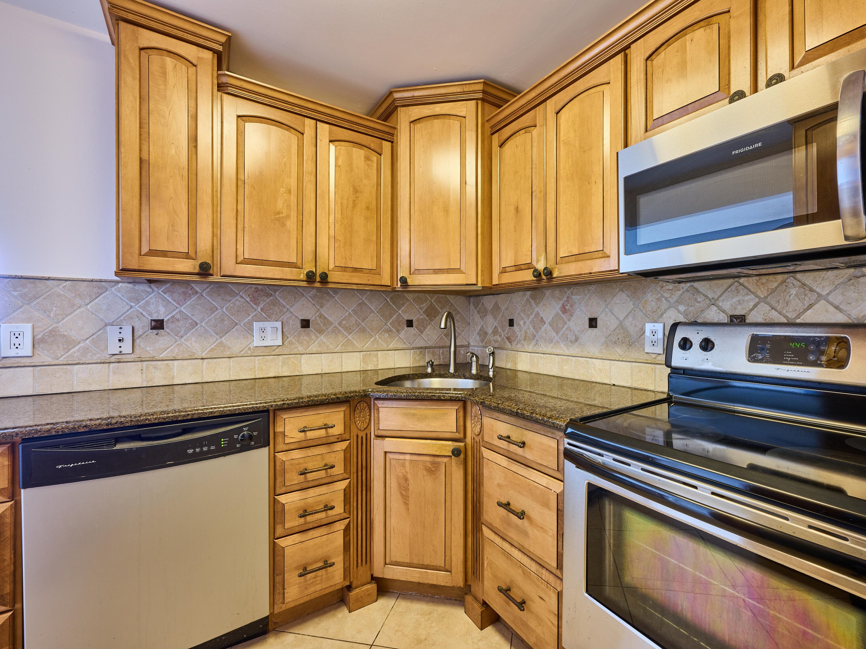 305 N Pompano Beach Boulevard 1204, Pompano Beach, FL 33062 — photo 7 of 44