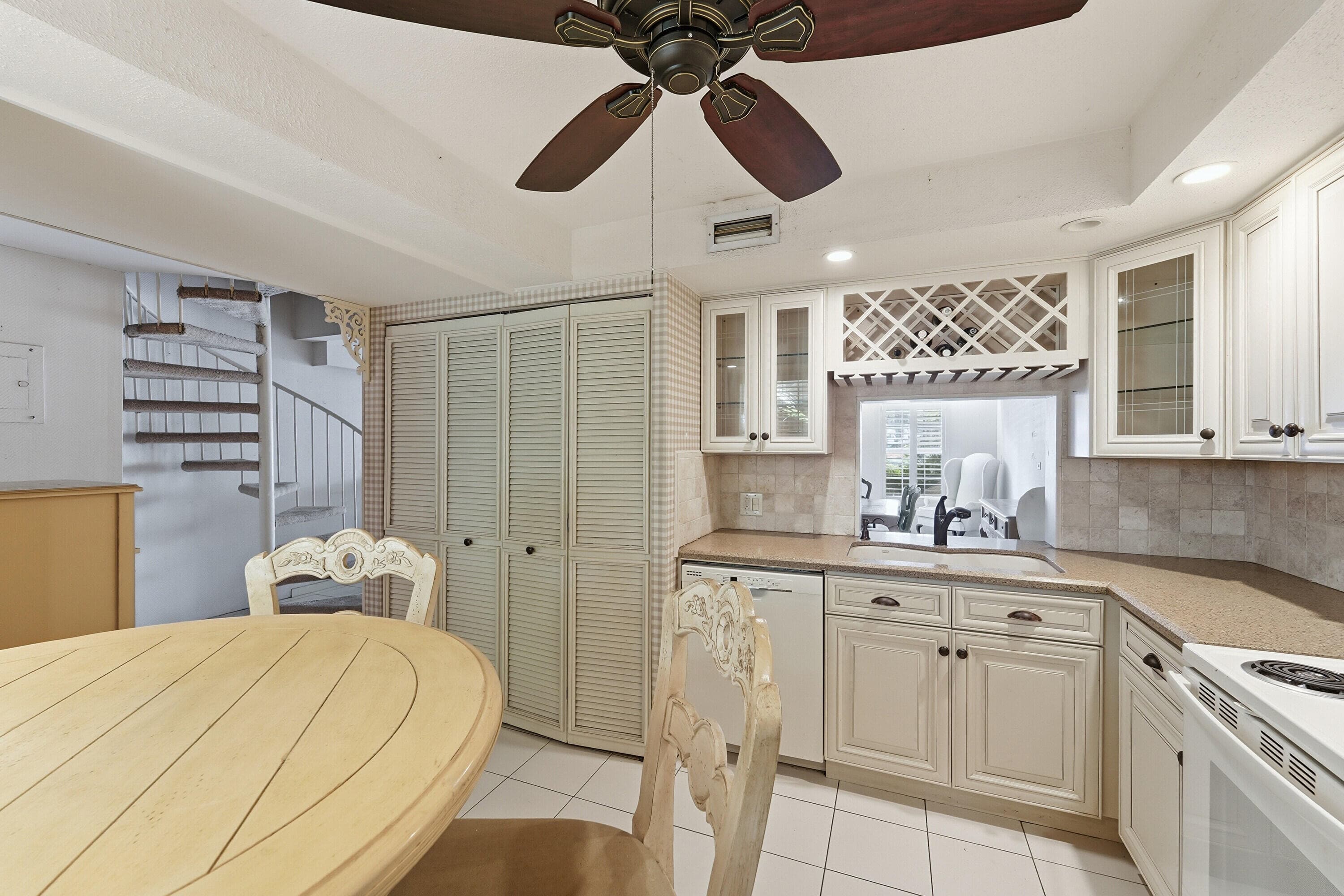 640 Tennis Club Drive 103, Fort Lauderdale, FL 33311 — photo 6 of 39