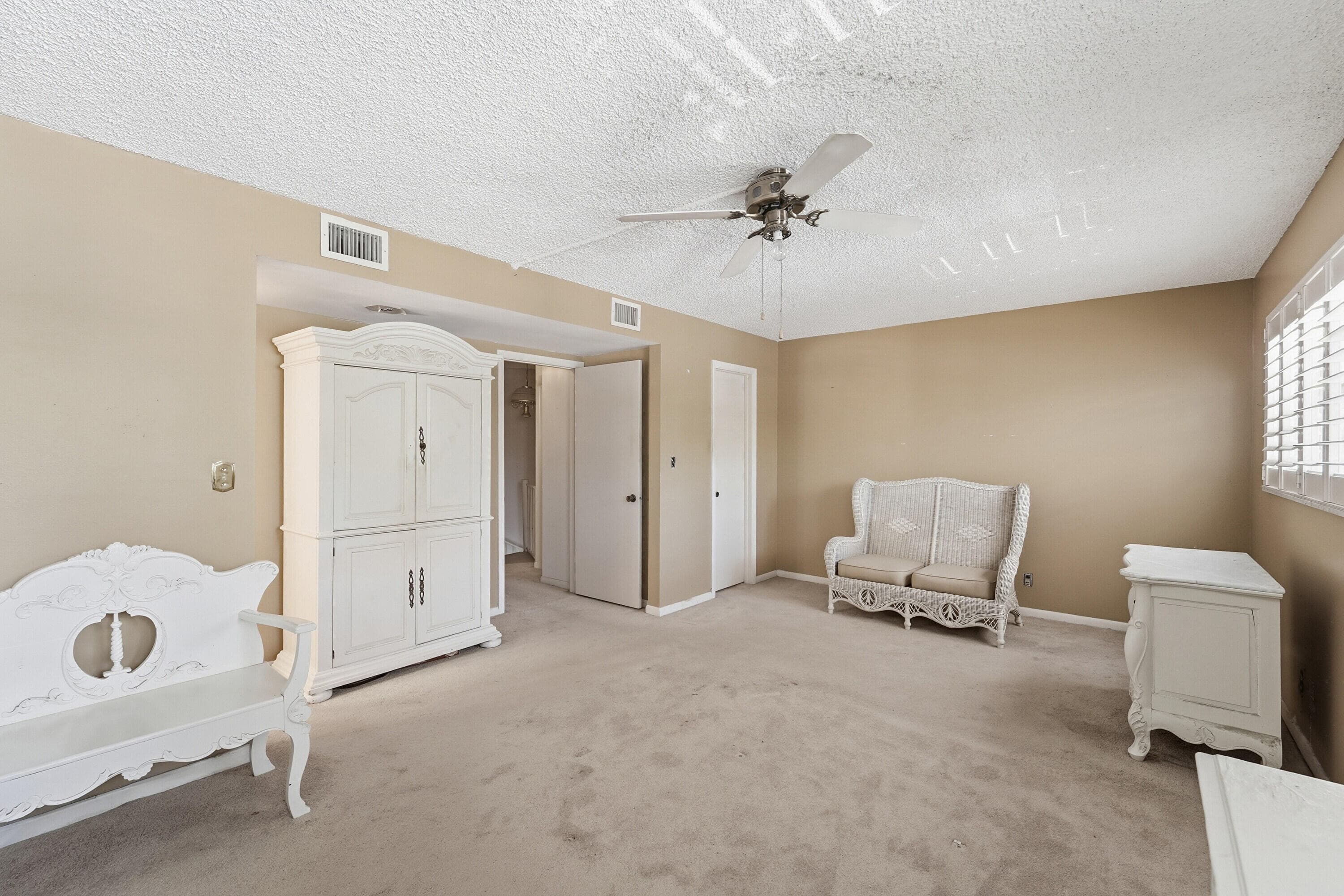 640 Tennis Club Drive 103, Fort Lauderdale, FL 33311 — photo 10 of 39