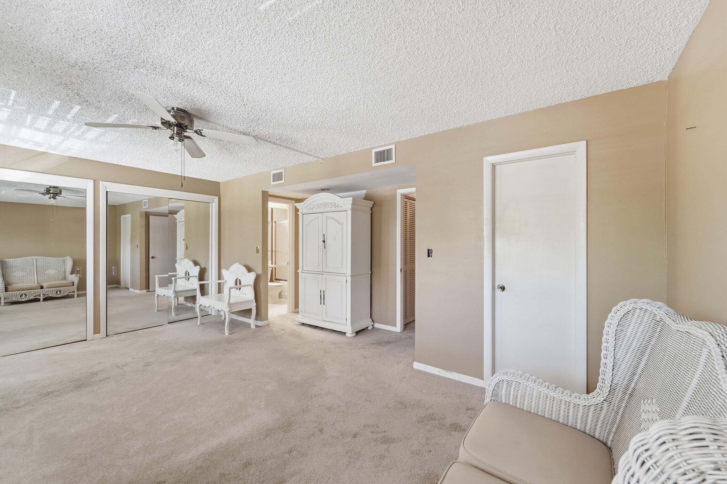 640 Tennis Club Drive 103, Fort Lauderdale, FL 33311 — photo 9 of 39