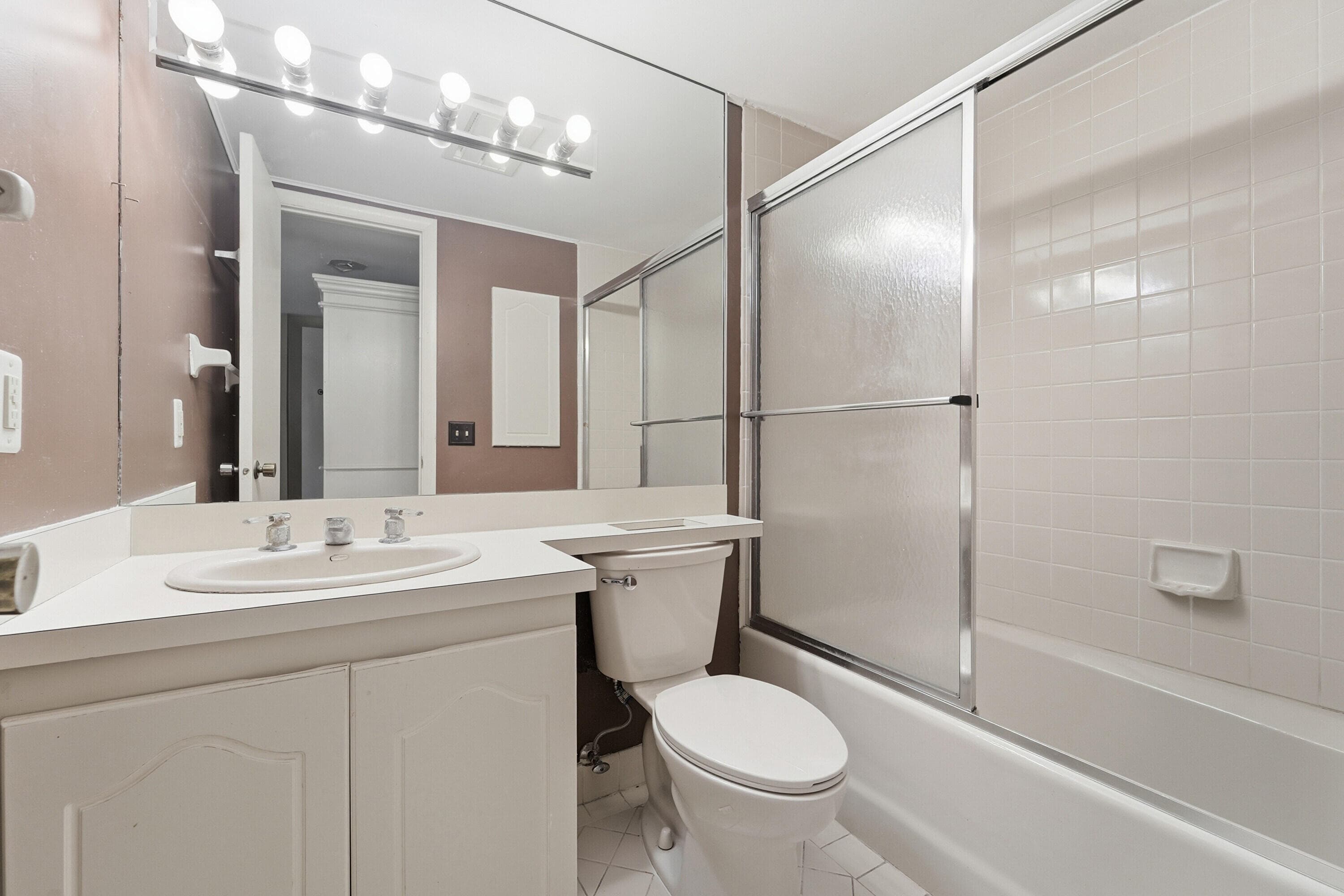 640 Tennis Club Drive 103, Fort Lauderdale, FL 33311 — photo 16 of 39