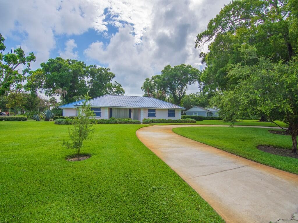 2301 Avalon Avenue, Vero Beach, FL 32960 — photo 20 of 54