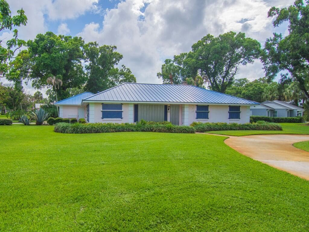 2301 Avalon Avenue, Vero Beach, FL 32960 — photo 21 of 54