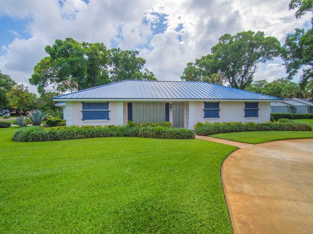 2301 Avalon Avenue, Vero Beach, FL 32960 — photo 24 of 54