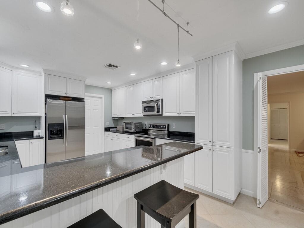 2301 Avalon Avenue, Vero Beach, FL 32960 — photo 32 of 54
