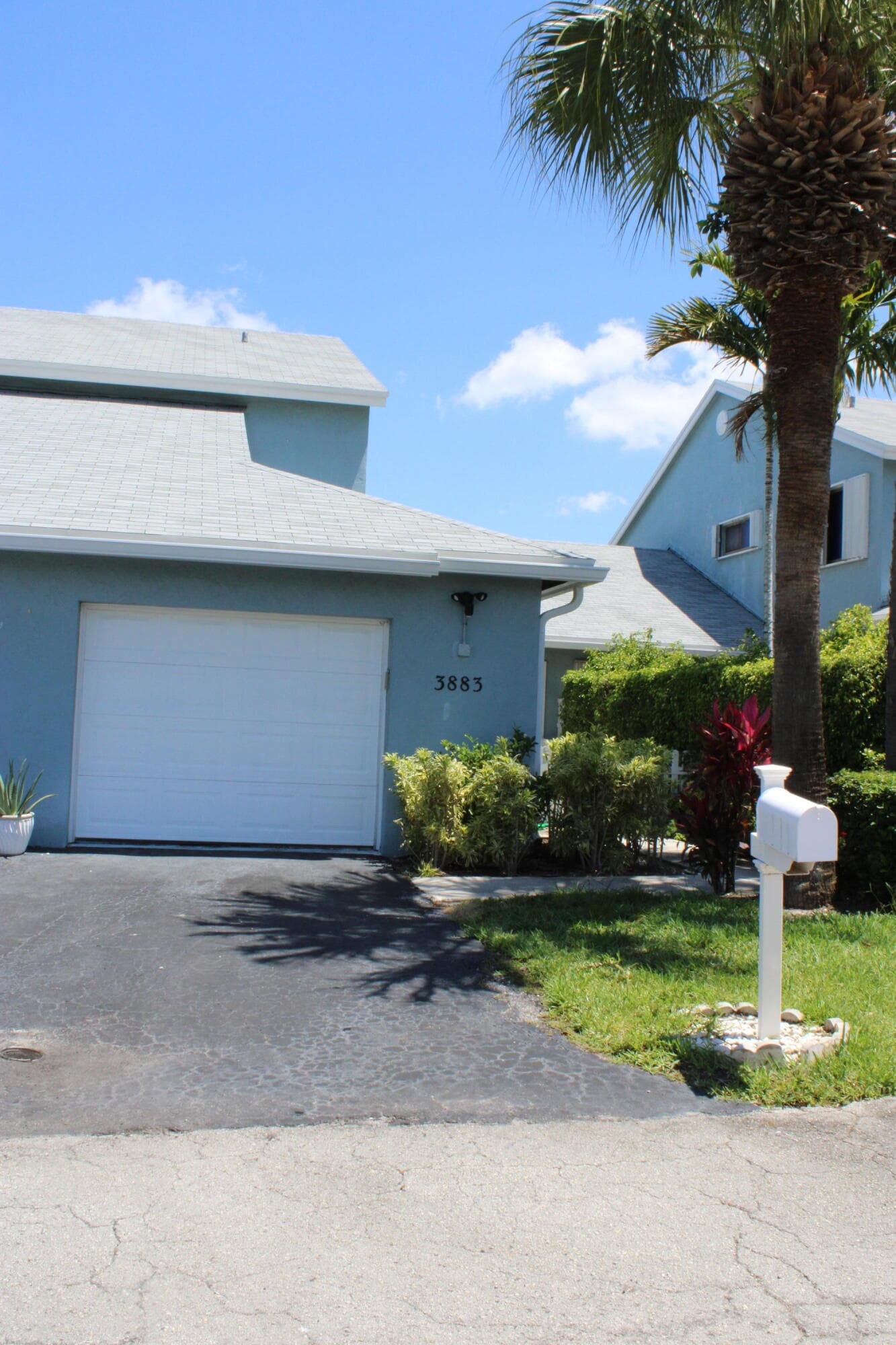 3883 Island Club Circle W, Seminole Manor, FL 33462 — photo 2 of 15