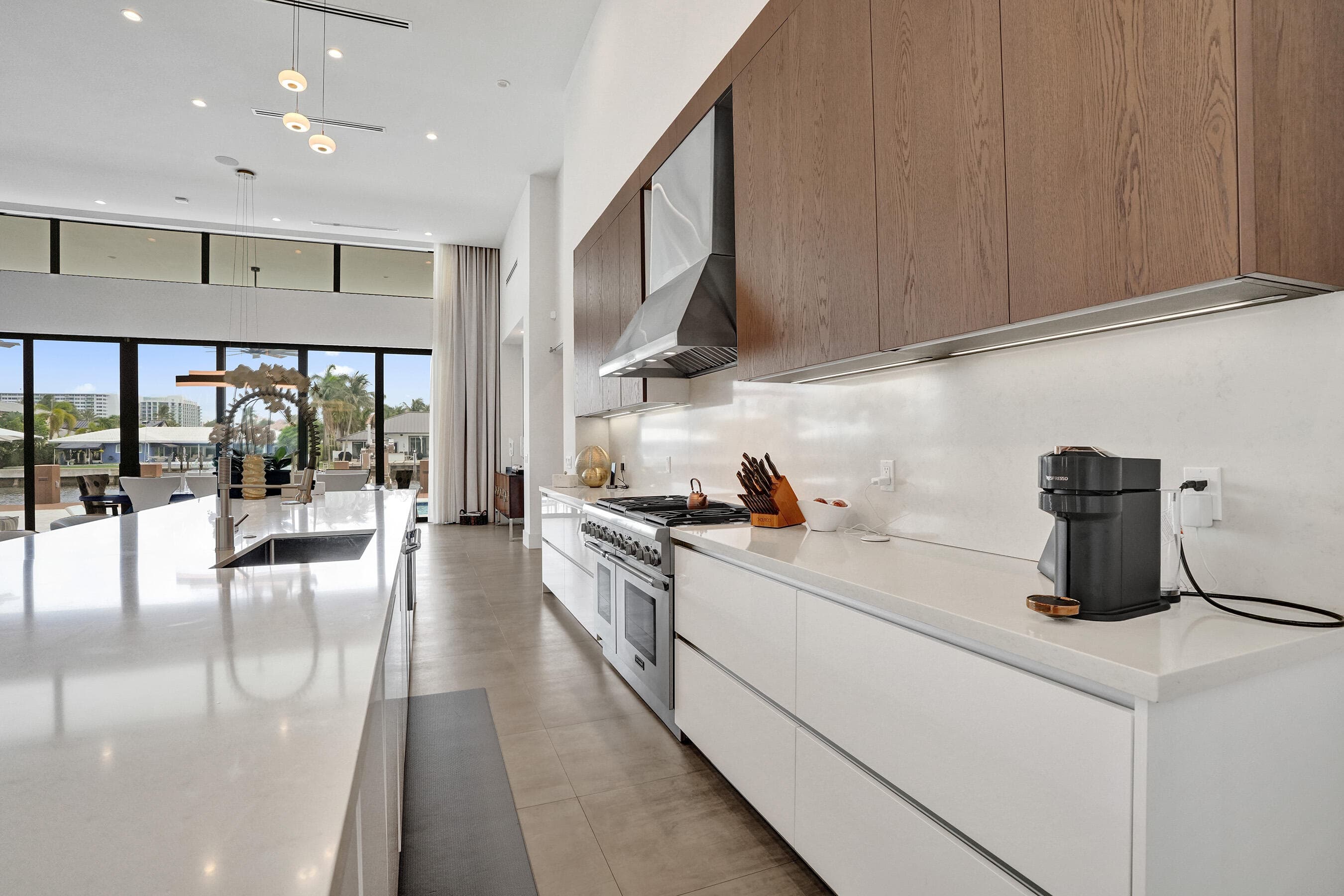 2816 NE 38th Street, Fort Lauderdale, FL 33308 — photo 14 of 97