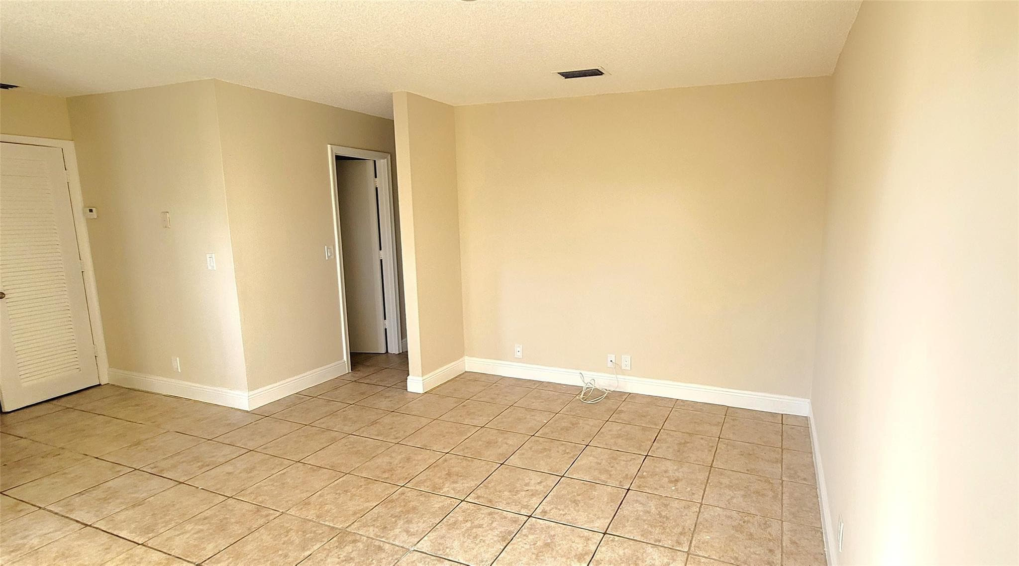 5192 NE 6th Avenue 823, Fort Lauderdale, FL 33334 — photo 8 of 22