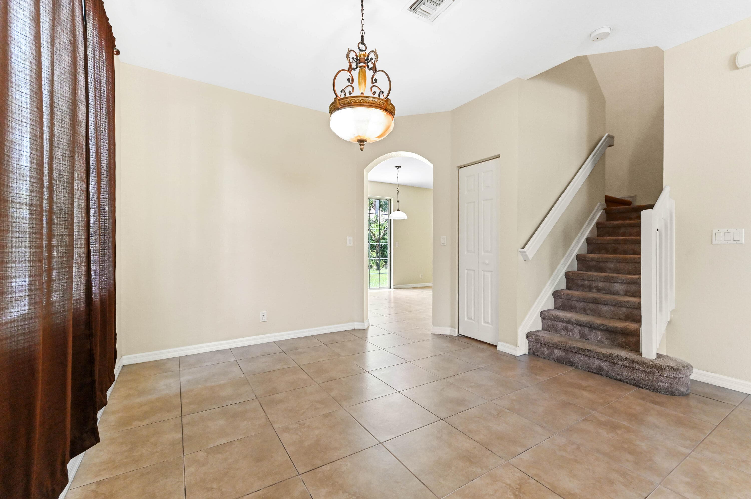 6819 Osage Circle, West Palm Beach, FL 33413 — photo 5 of 34