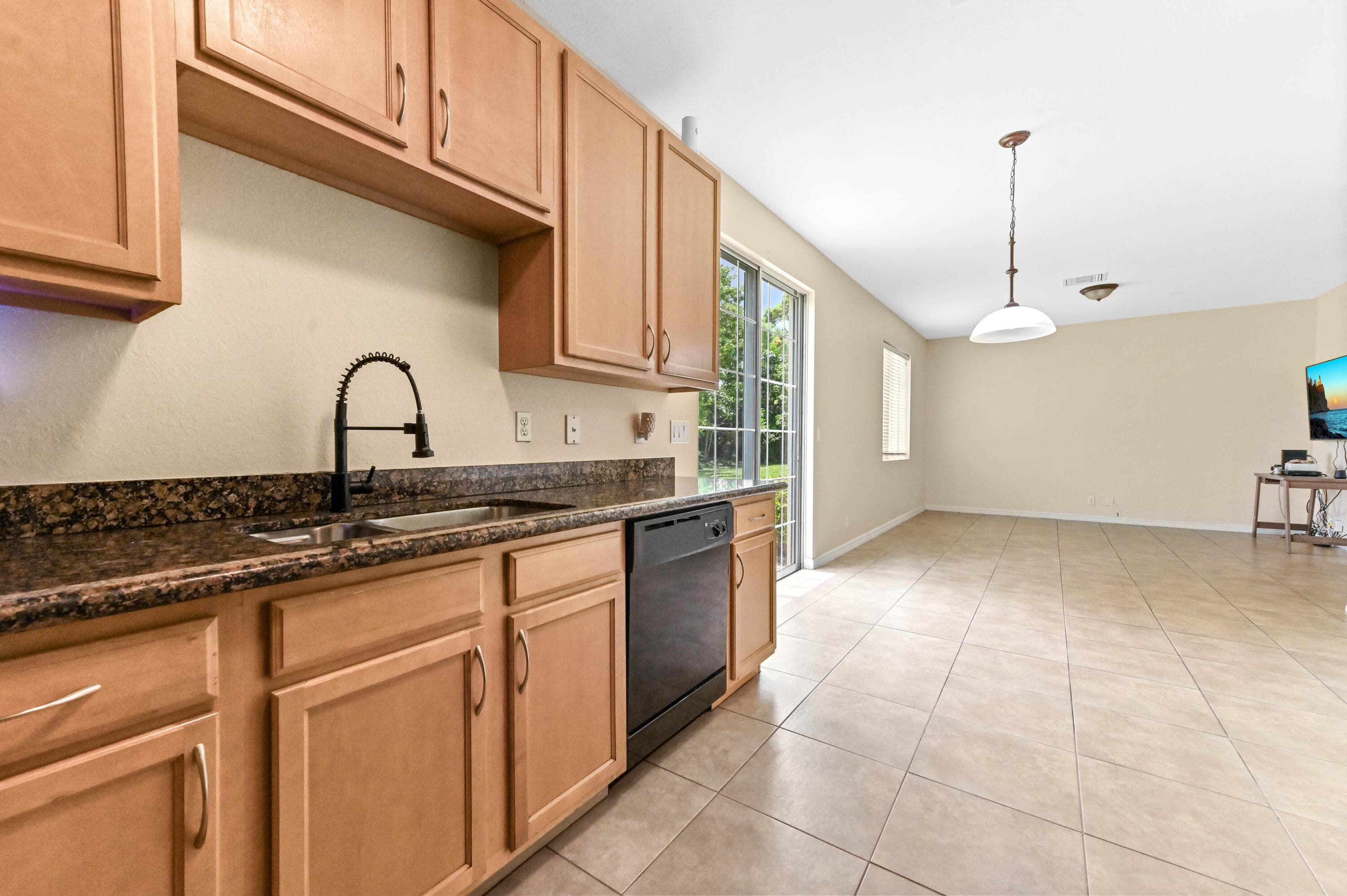 6819 Osage Circle, West Palm Beach, FL 33413 — photo 8 of 34