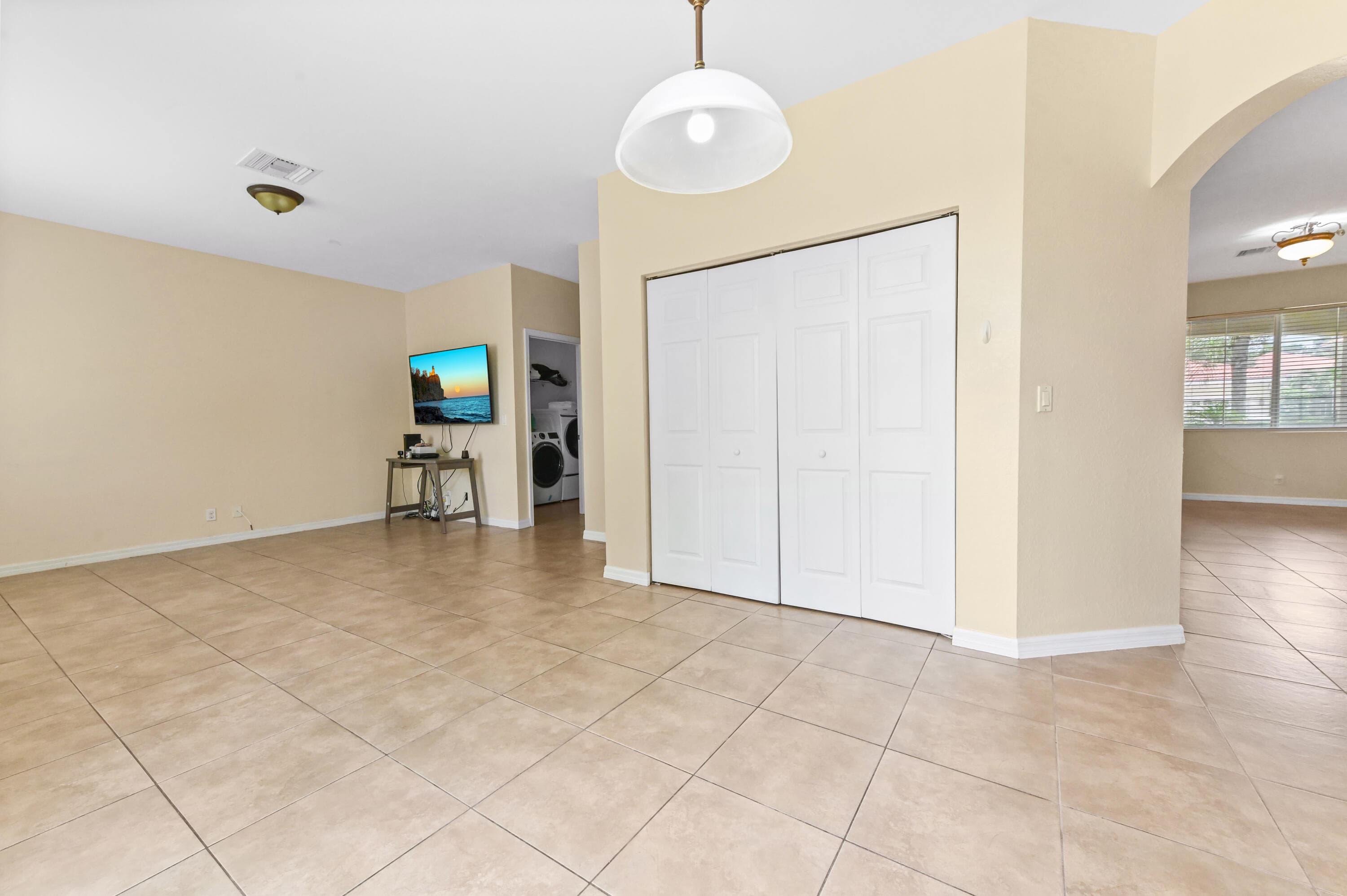 6819 Osage Circle, West Palm Beach, FL 33413 — photo 11 of 34