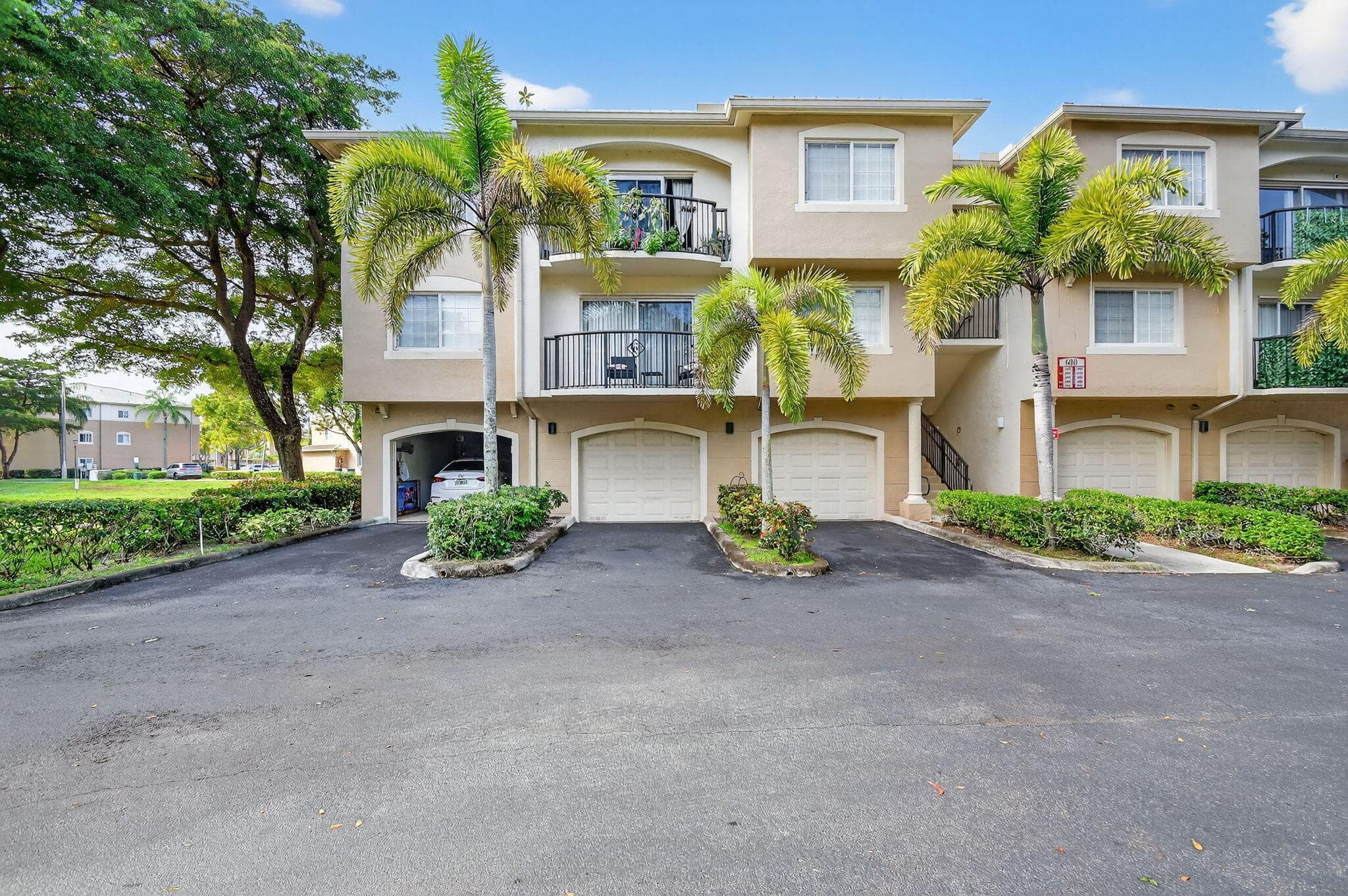 600 Crestwood Court N 607, Royal Palm Beach, FL 33411 — photo 2 of 18