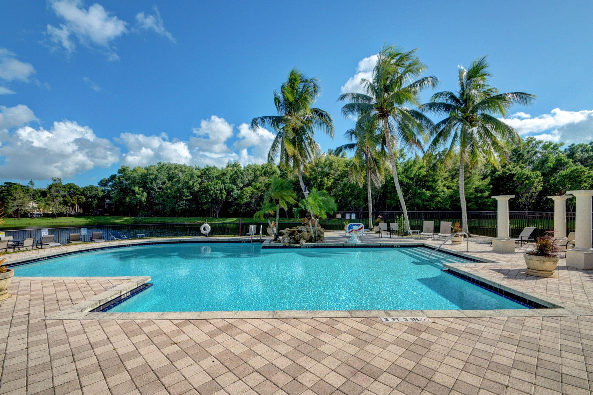 600 Crestwood Court N 607, Royal Palm Beach, FL 33411 — photo 16 of 18