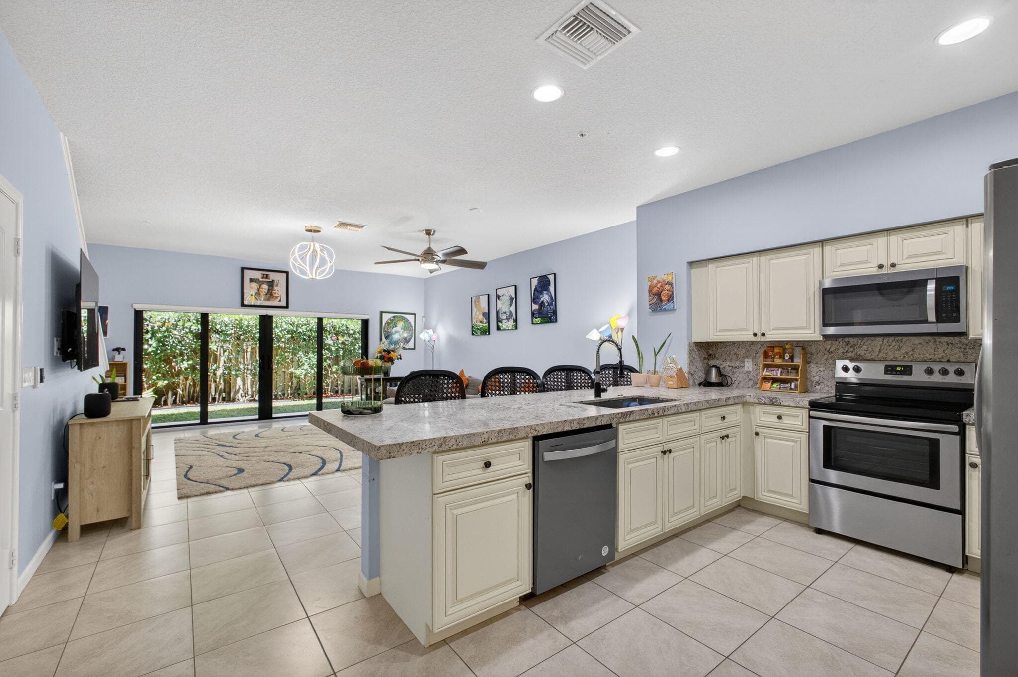 4470 Leo Lane, Riviera Beach, FL 33410 — photo 5 of 35