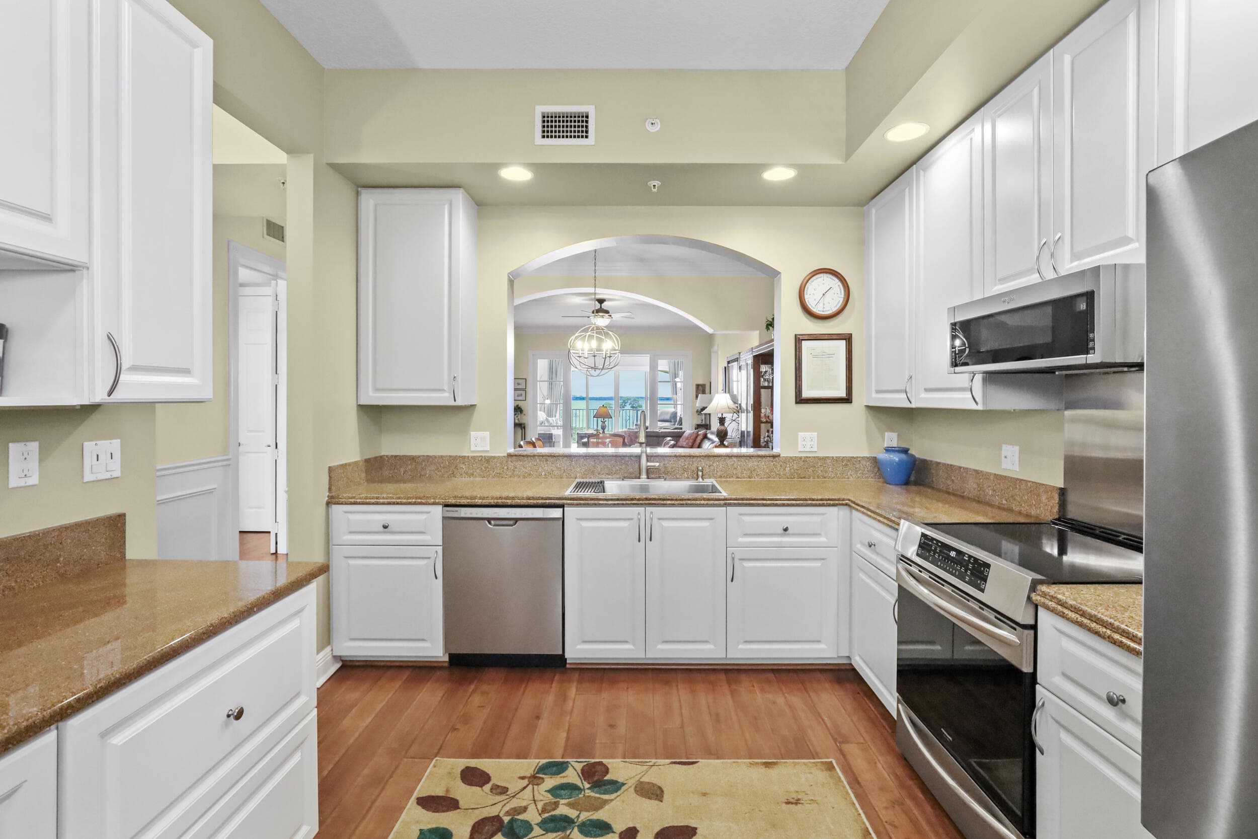 25 Harbour Isle Dr W 205, Fort Pierce, FL 34949 — photo 3 of 36