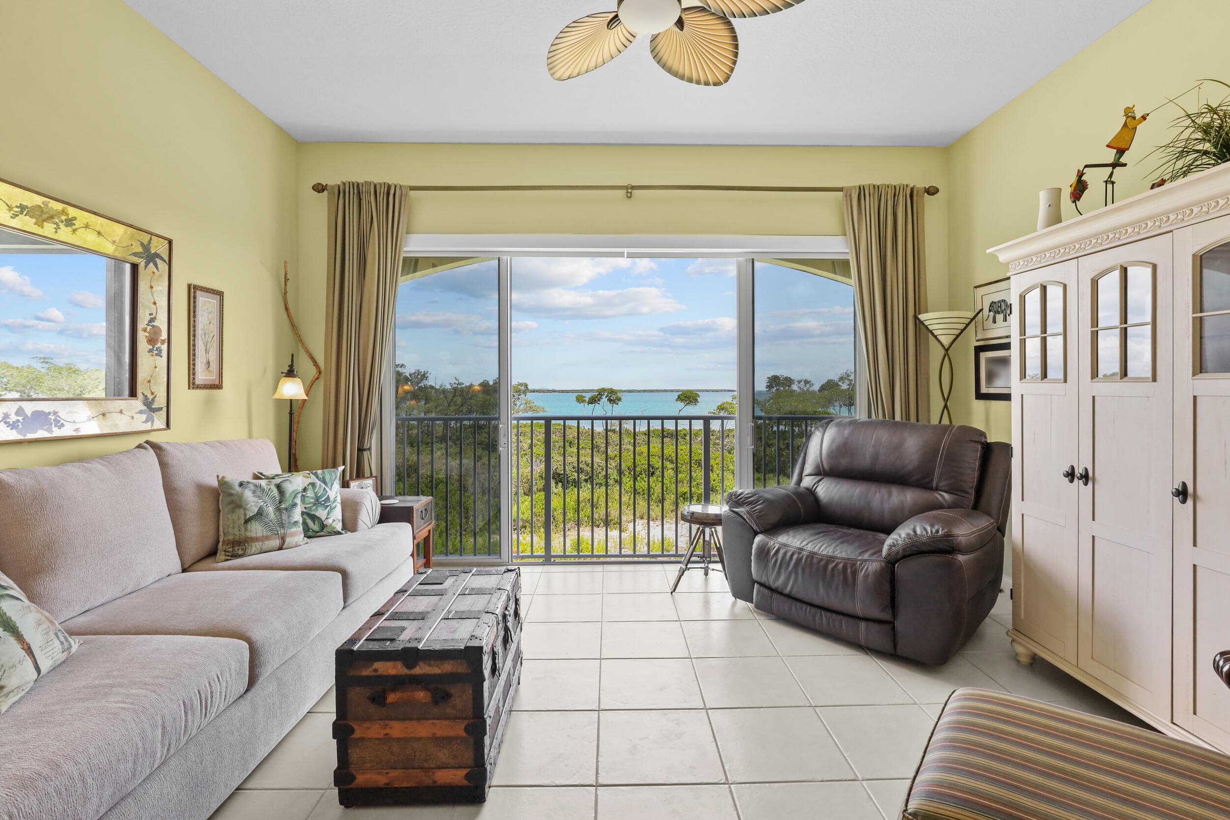 25 Harbour Isle Dr W 205, Fort Pierce, FL 34949 — photo 11 of 36