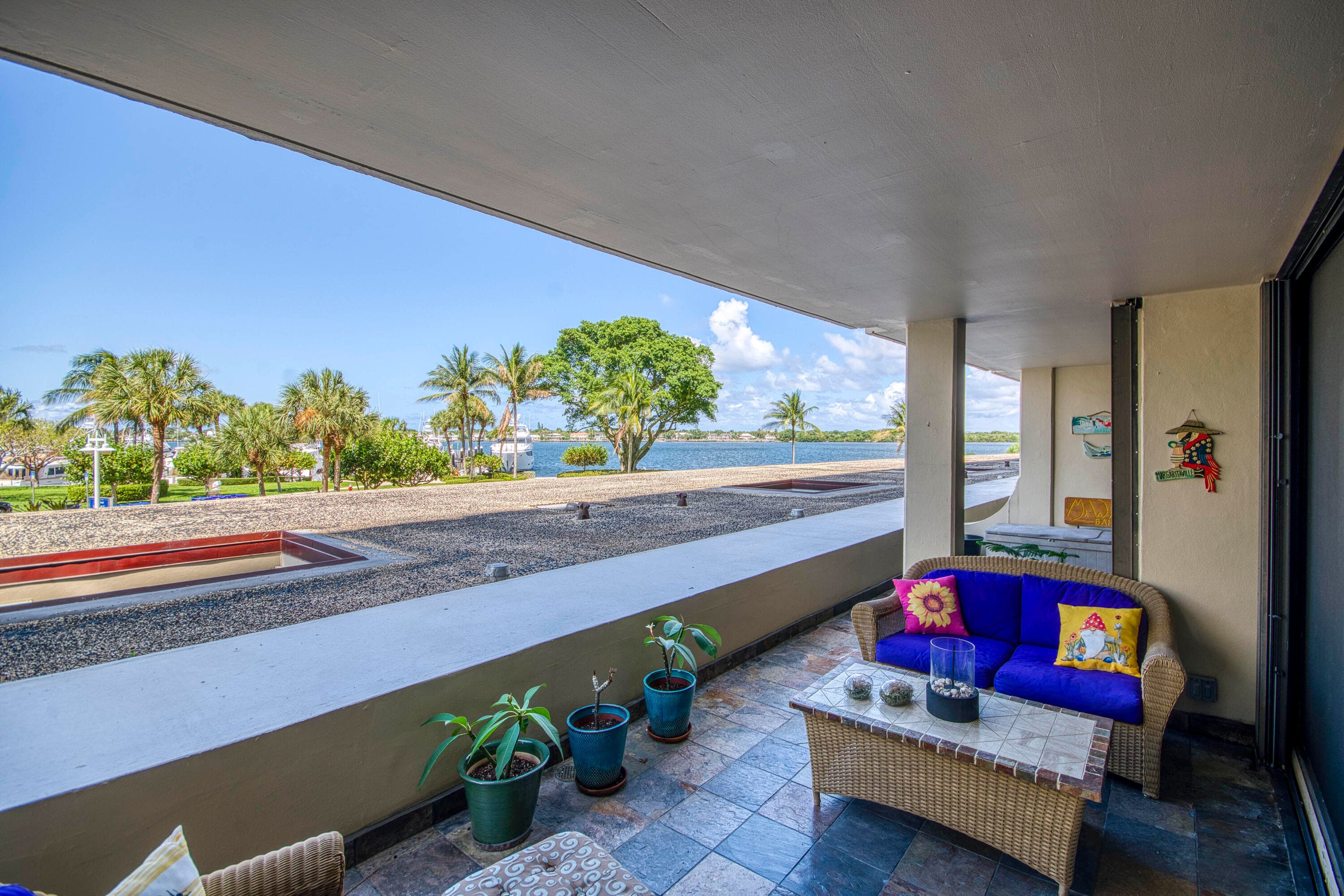 136 Lakeshore Drive 211, North Palm Beach, FL 33408 — photo 5 of 35