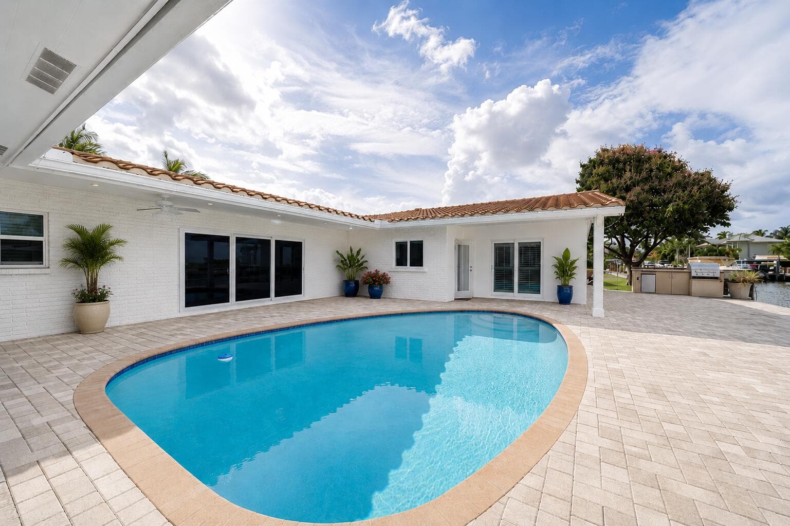 2401 SE 8th Court, Pompano Beach, FL 33062 — photo 3 of 20