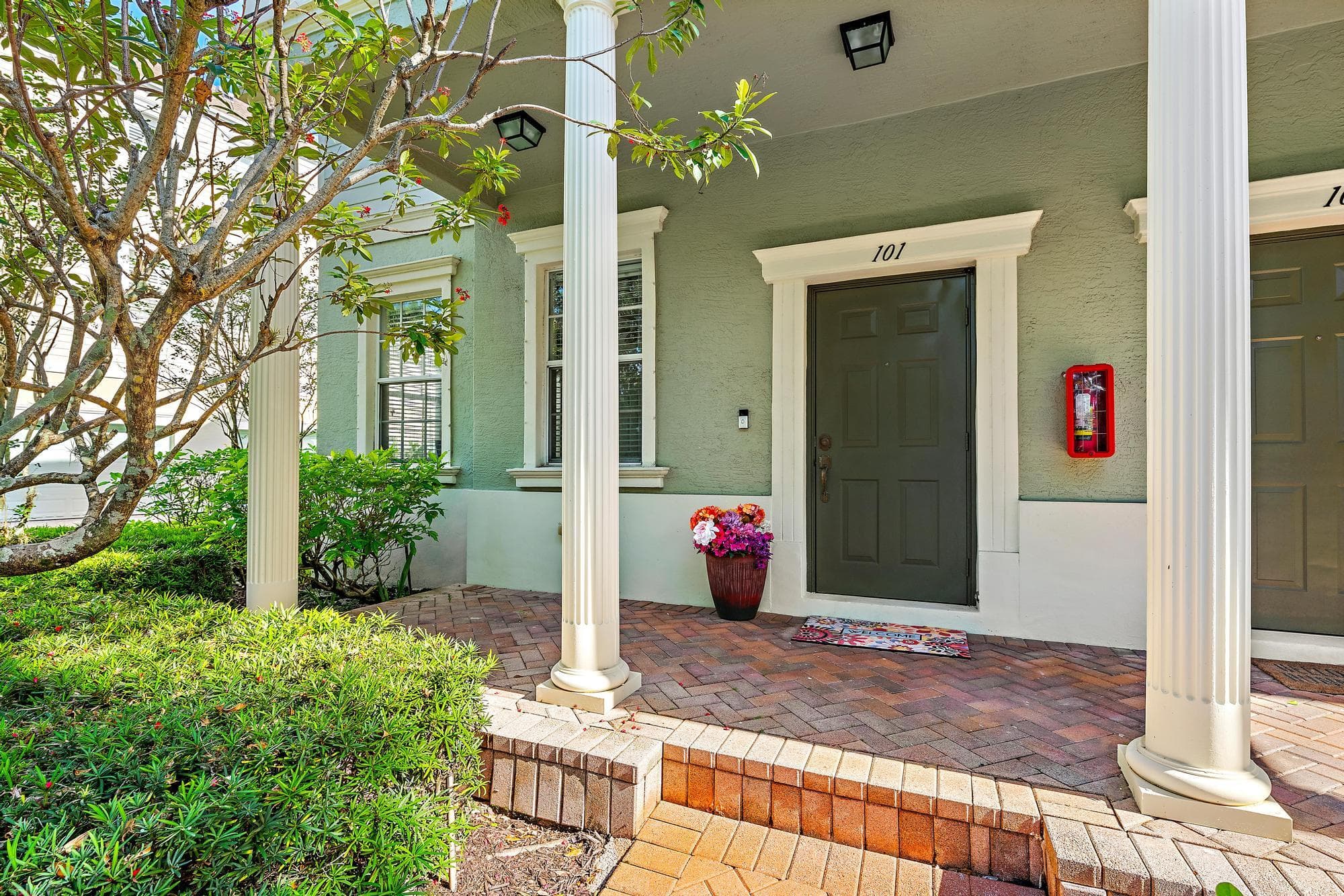 185 Indian Creek Parkway 101, Jupiter, FL 33458 — photo 2 of 35