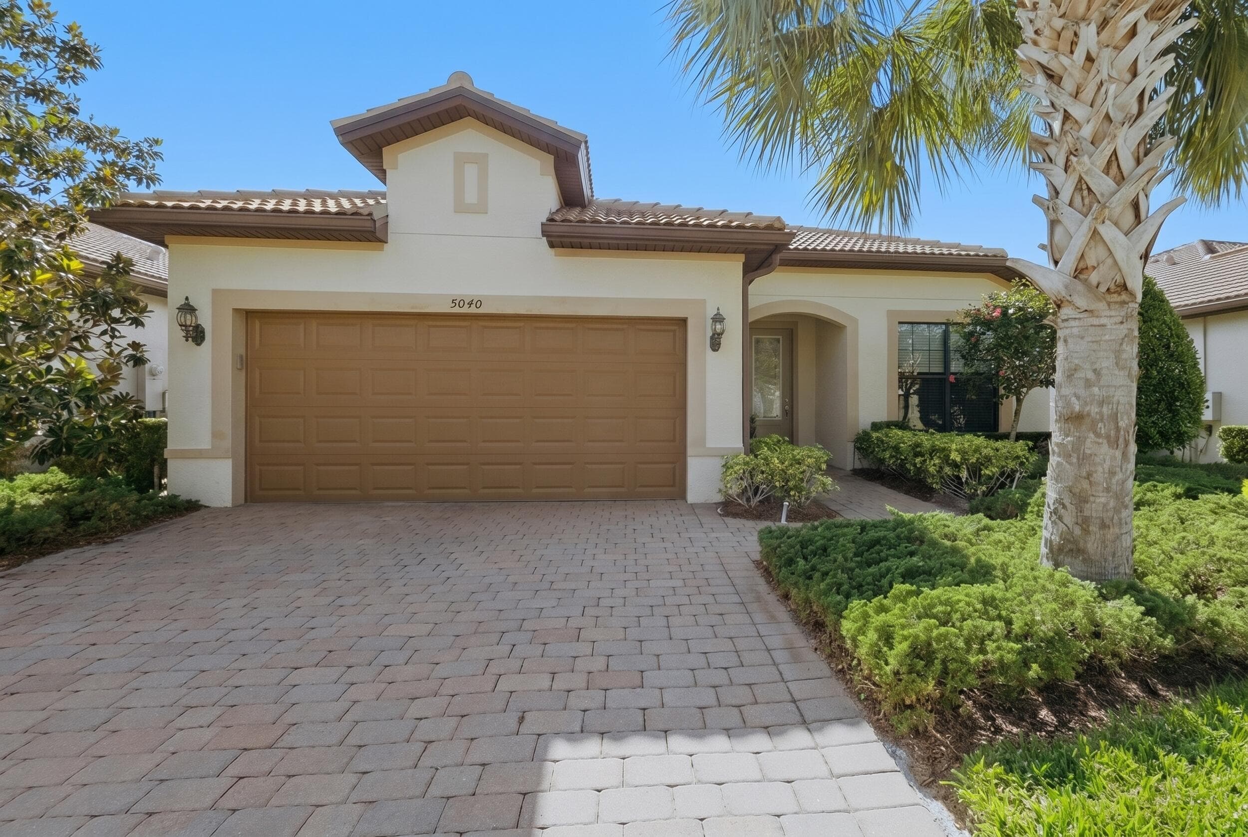 5040 Pendelton Square, Vero Beach, FL 32967 — photo 1 of 56