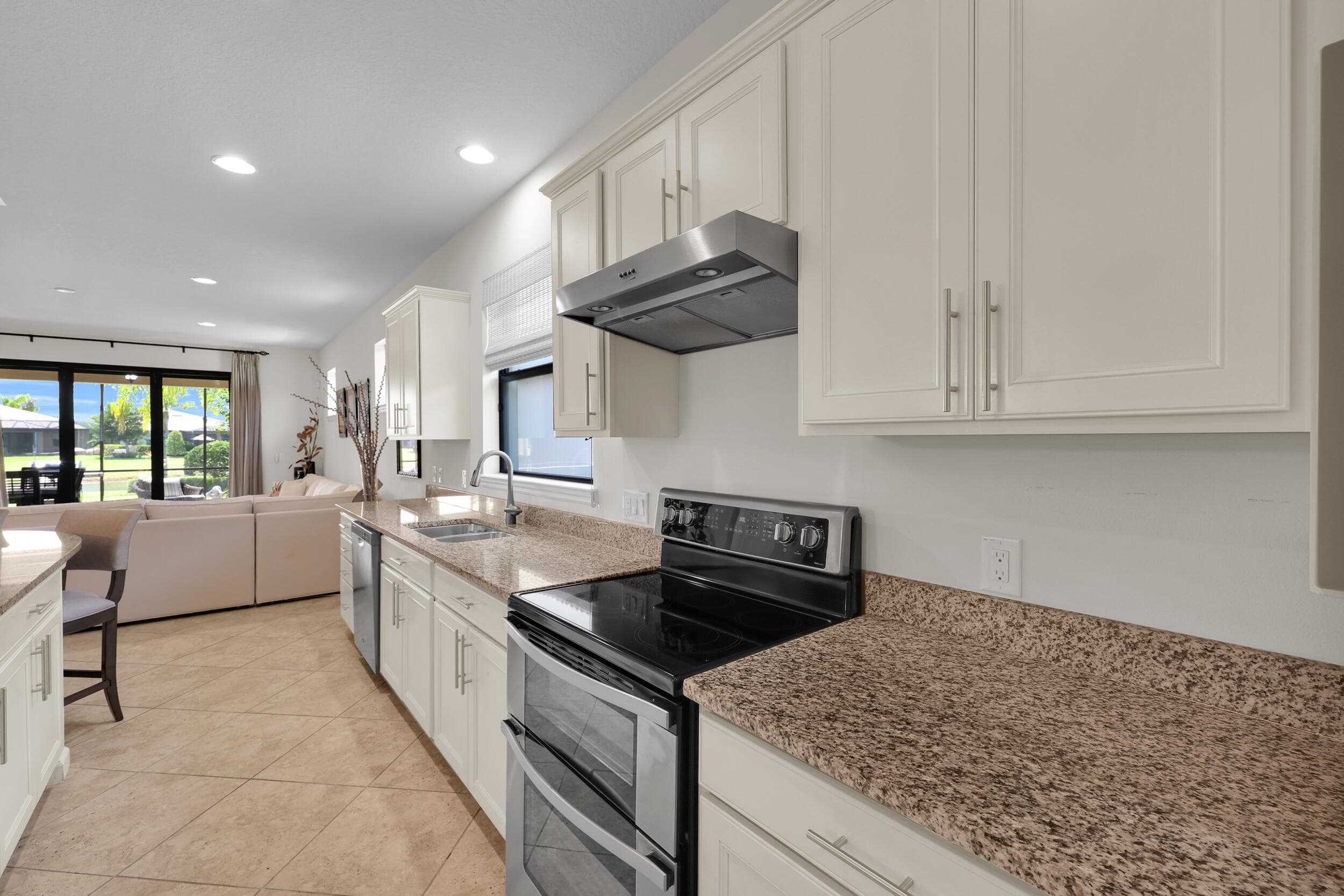 5040 Pendelton Square, Vero Beach, FL 32967 — photo 8 of 56