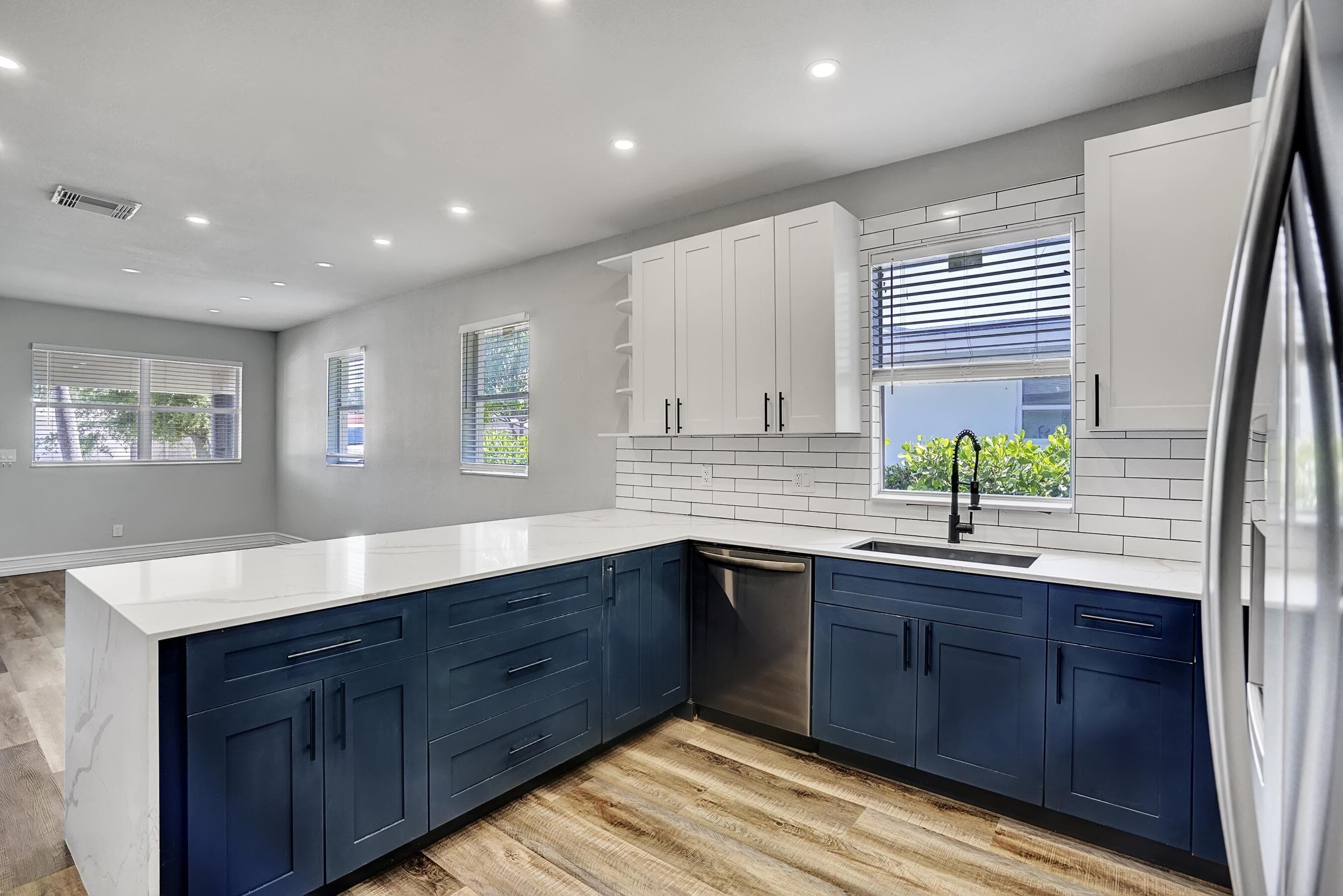 724 SW 9th Street, Delray Beach, FL 33444 — photo 4 of 32