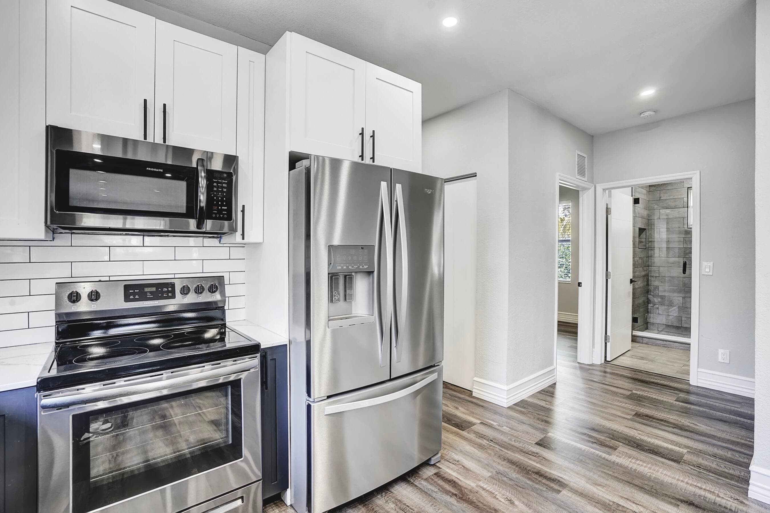 724 SW 9th Street, Delray Beach, FL 33444 — photo 7 of 32