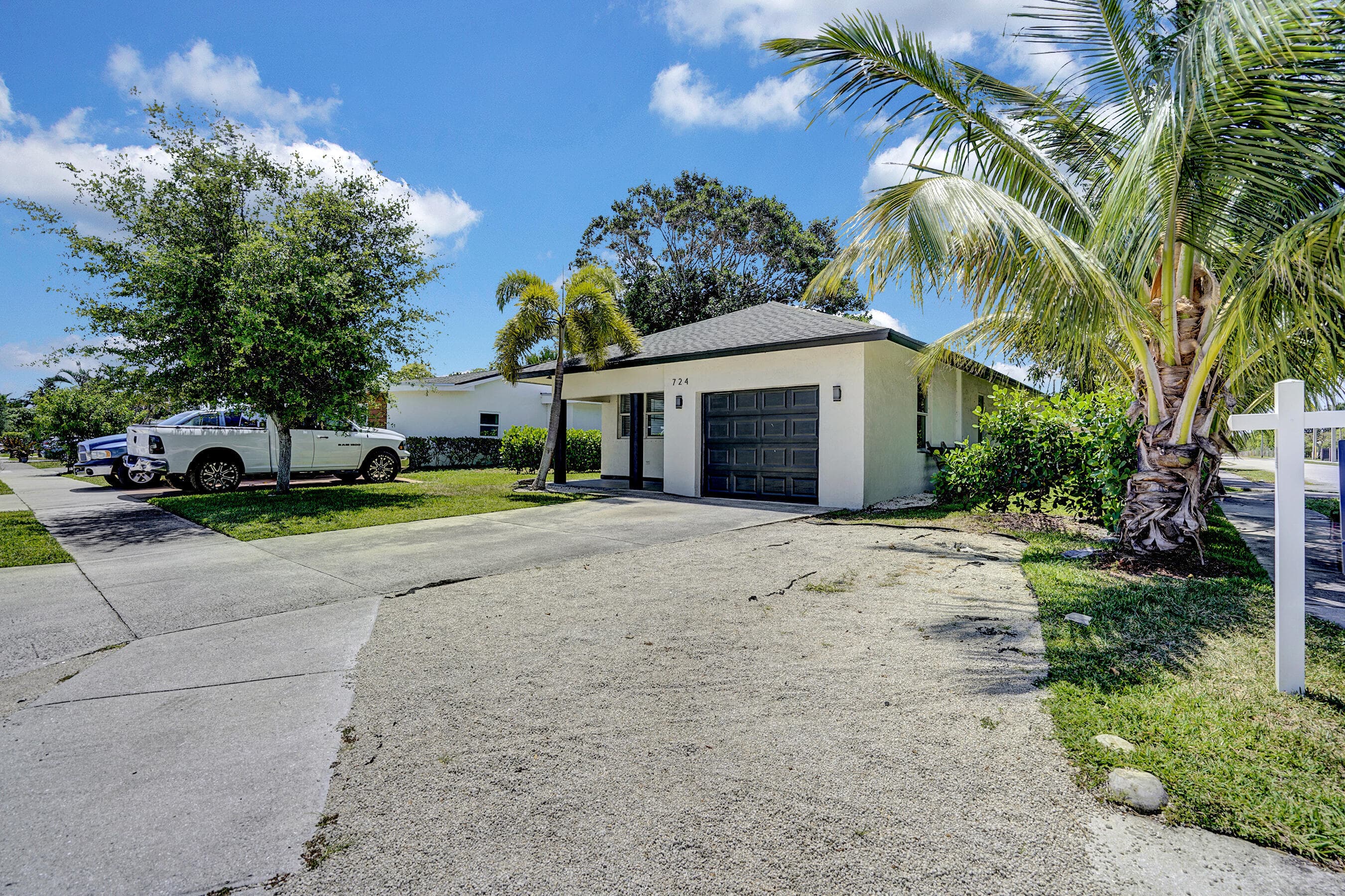 724 SW 9th Street, Delray Beach, FL 33444 — photo 8 of 32