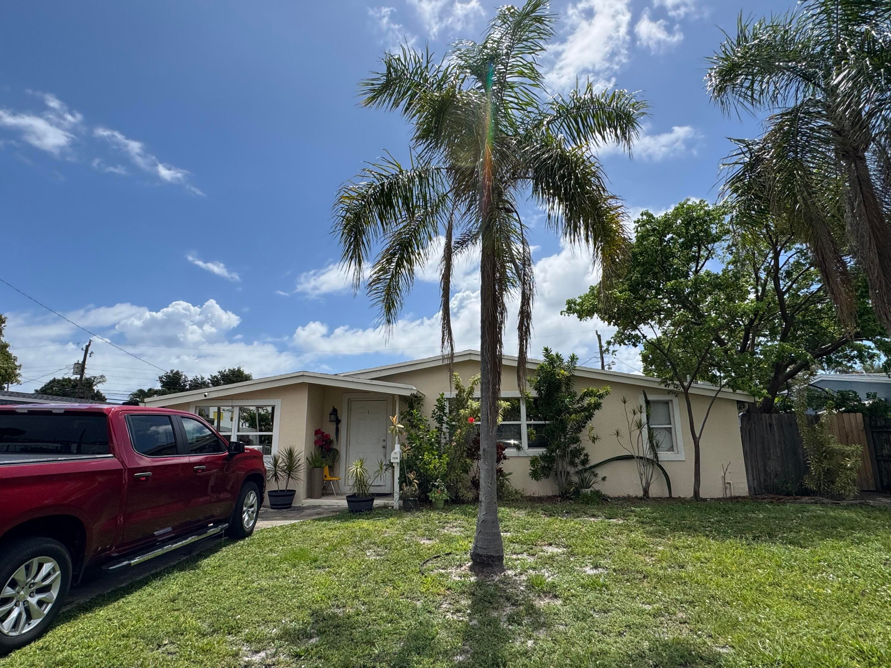 5636 NE 5th Avenue, Oakland Park, FL 33334 — photo 1 of 21