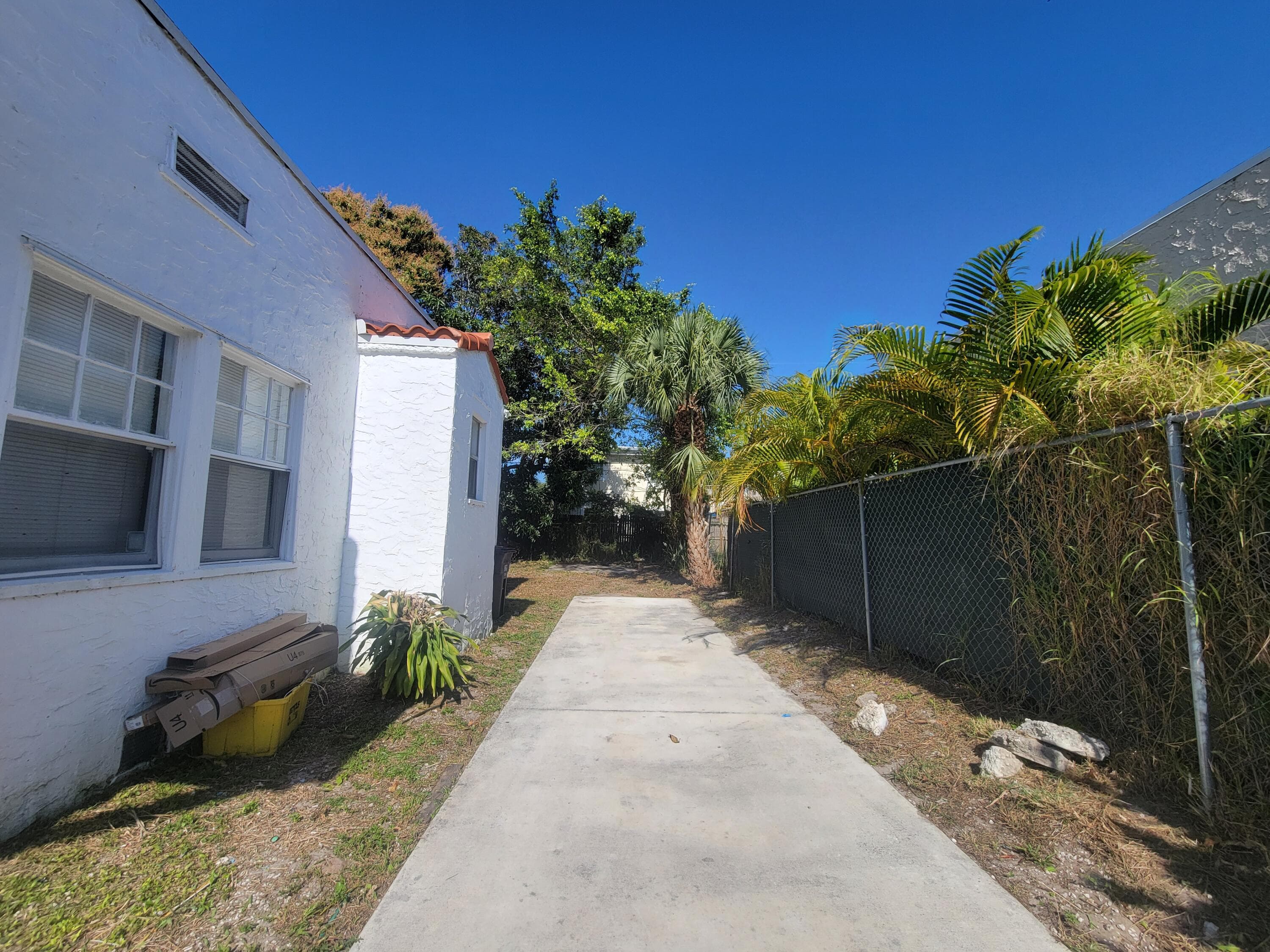 933 37th Street, West Palm Beach, FL 33407 — photo 9 of 10
