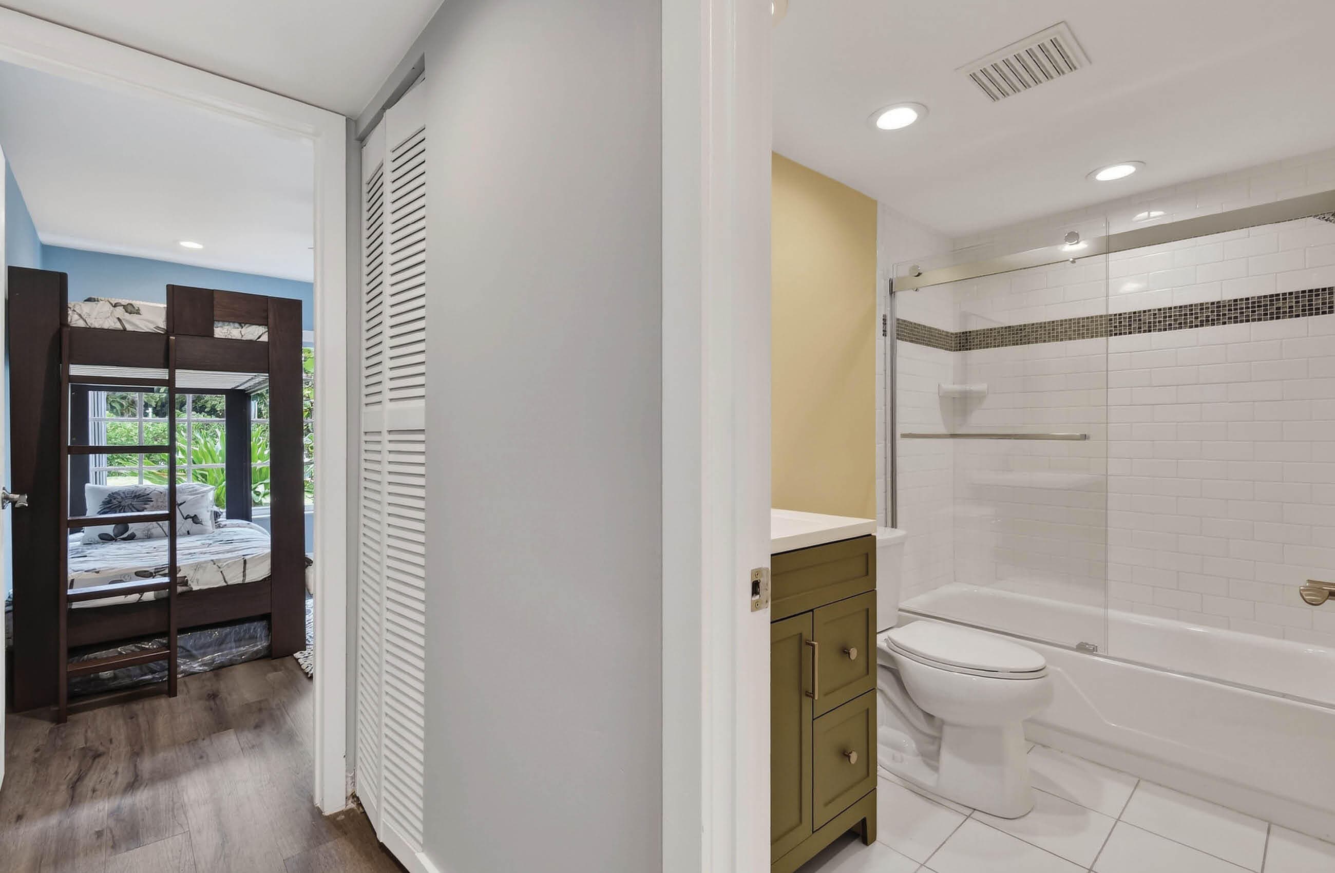 11521 Landing Place E1, North Palm Beach, FL 33408 — photo 17 of 30