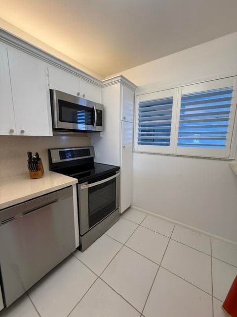 29 Yacht Club Drive 304, North Palm Beach, FL 33408 — photo 9 of 36