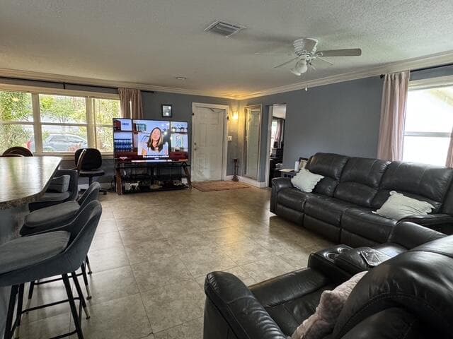 5636 NE 5th Avenue, Oakland Park, FL 33334 — photo 7 of 21
